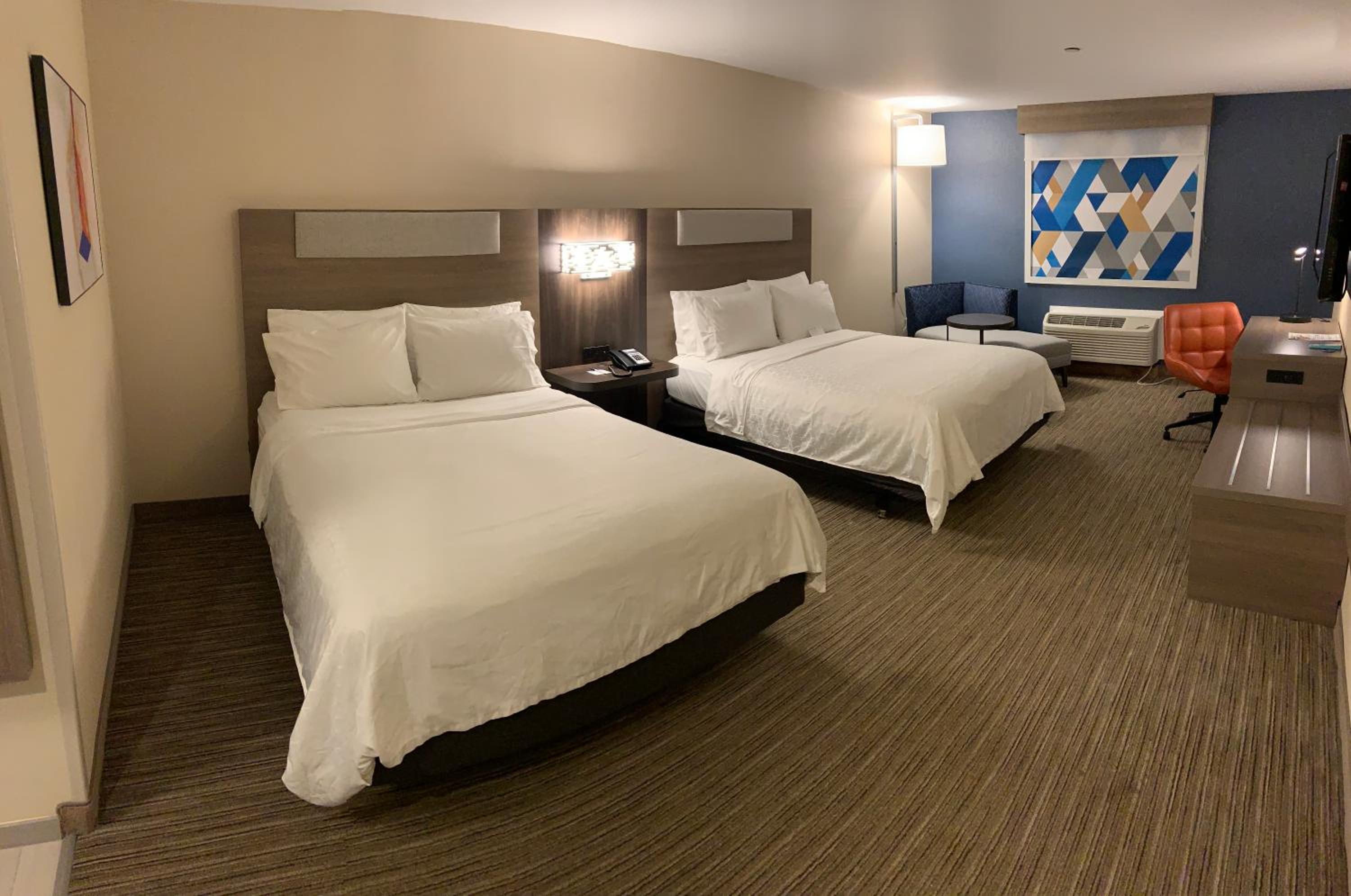 Standard Room with Two Queen Beds - Photo 1