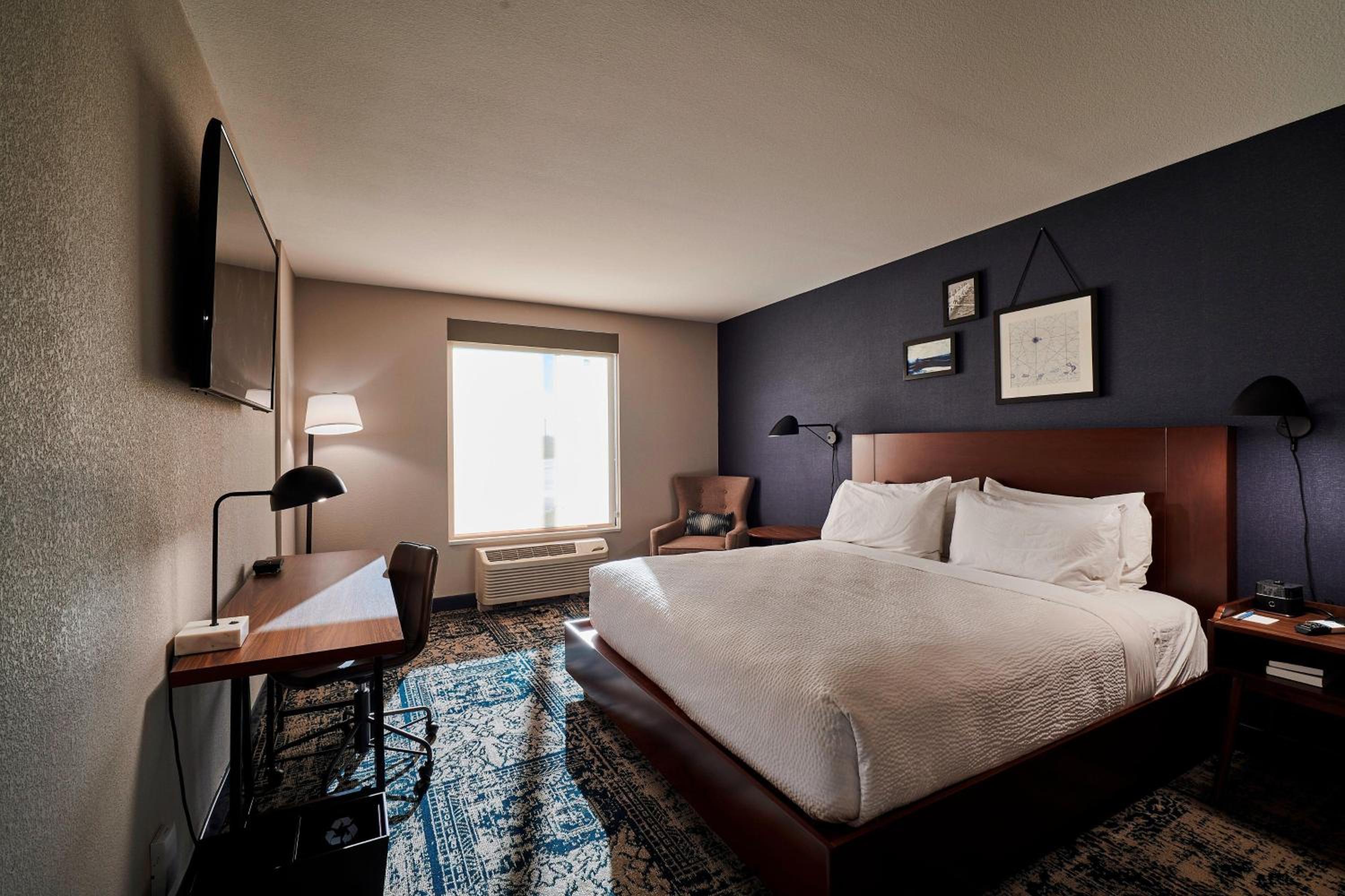 Business Room, Guest room, 1 King - Photo 2