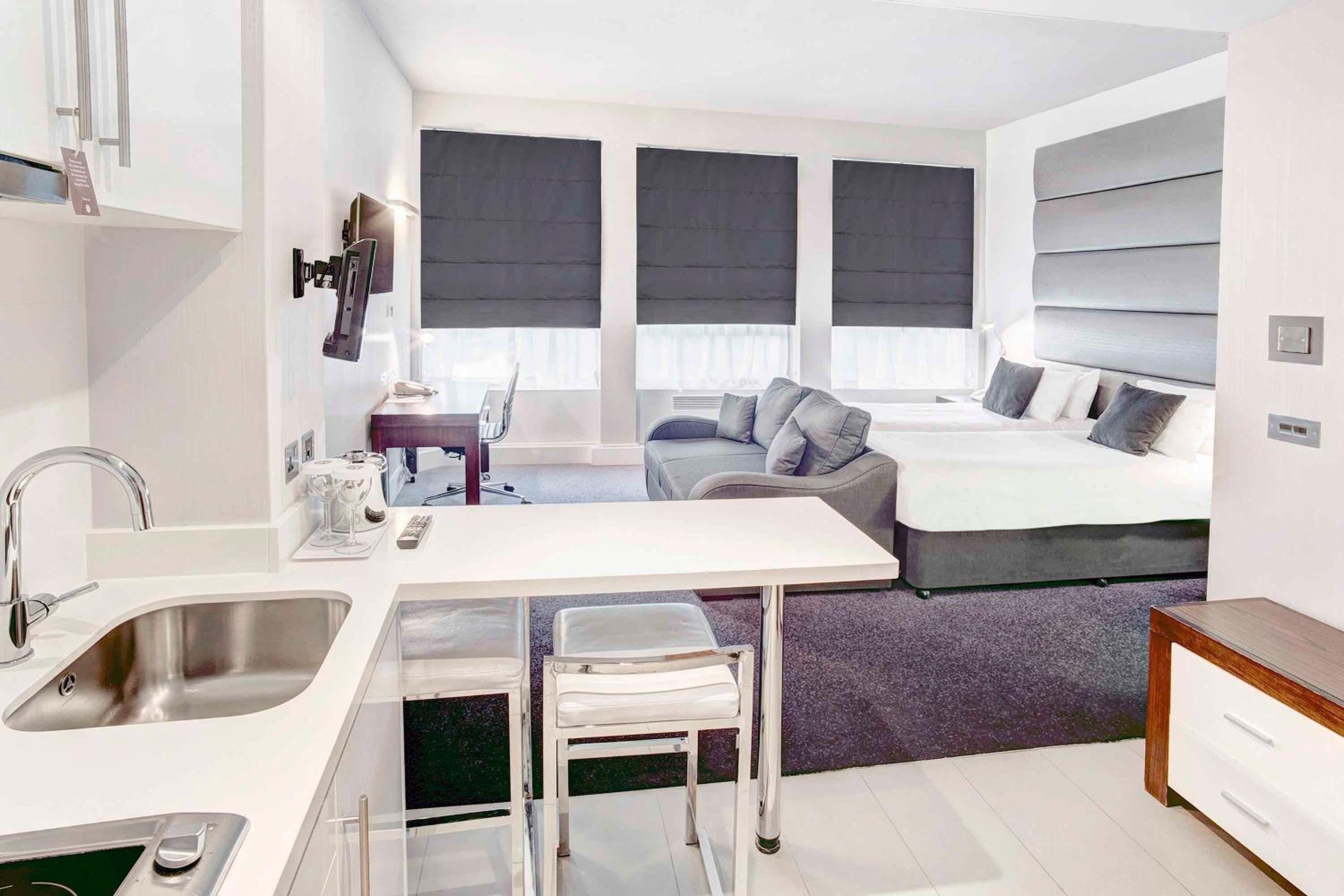 Twin Studio, 2 Single Beds, Sofa Bed, Kitchenette - Photo 6