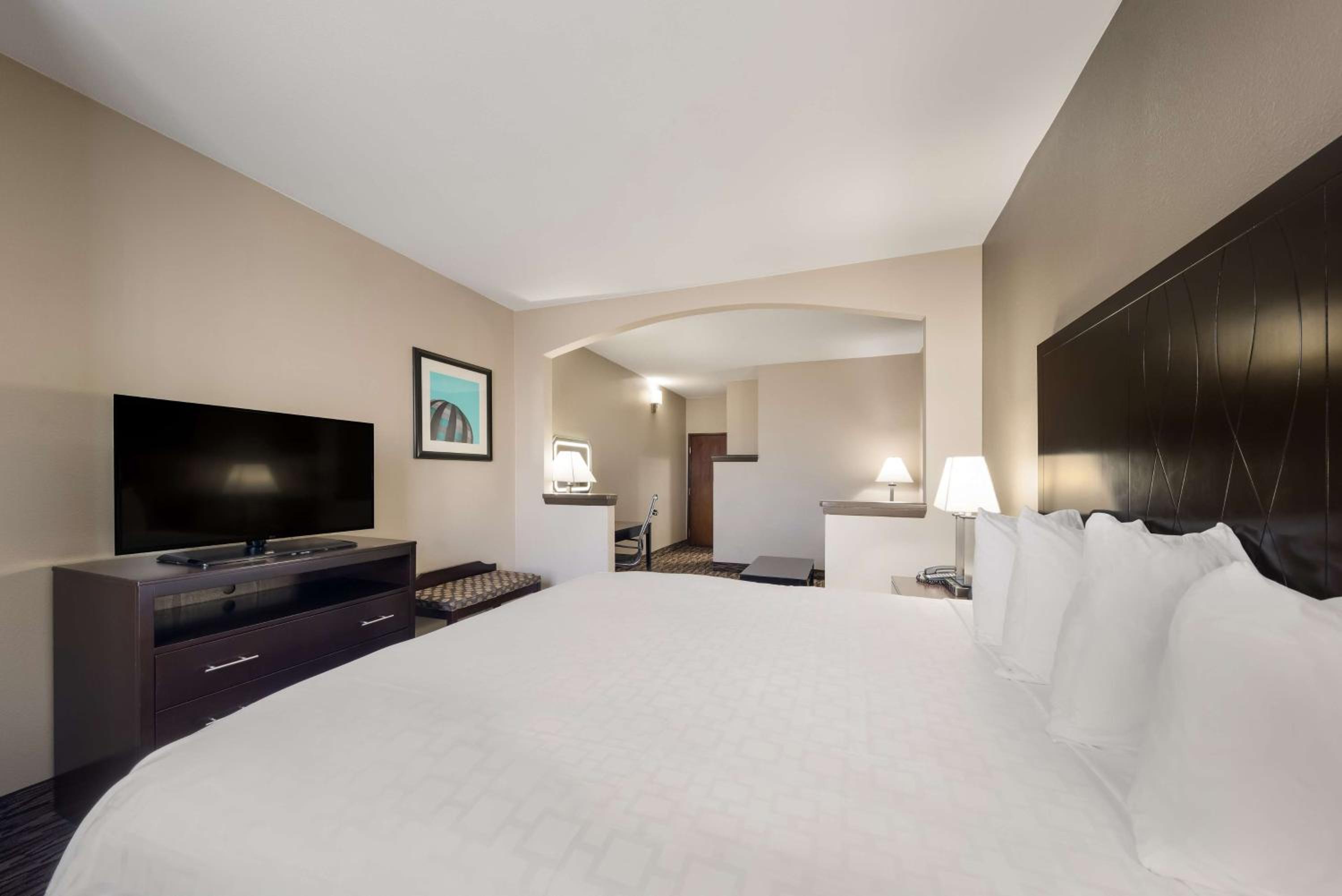 King Room with Sofabed - Non-Smoking