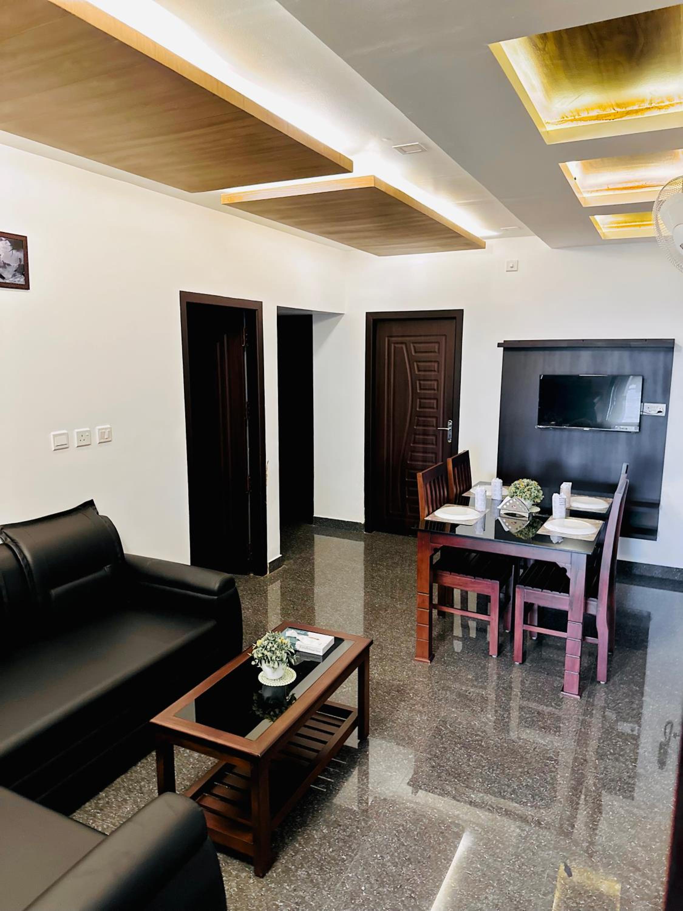 Two-Bedroom Suite - Photo 3
