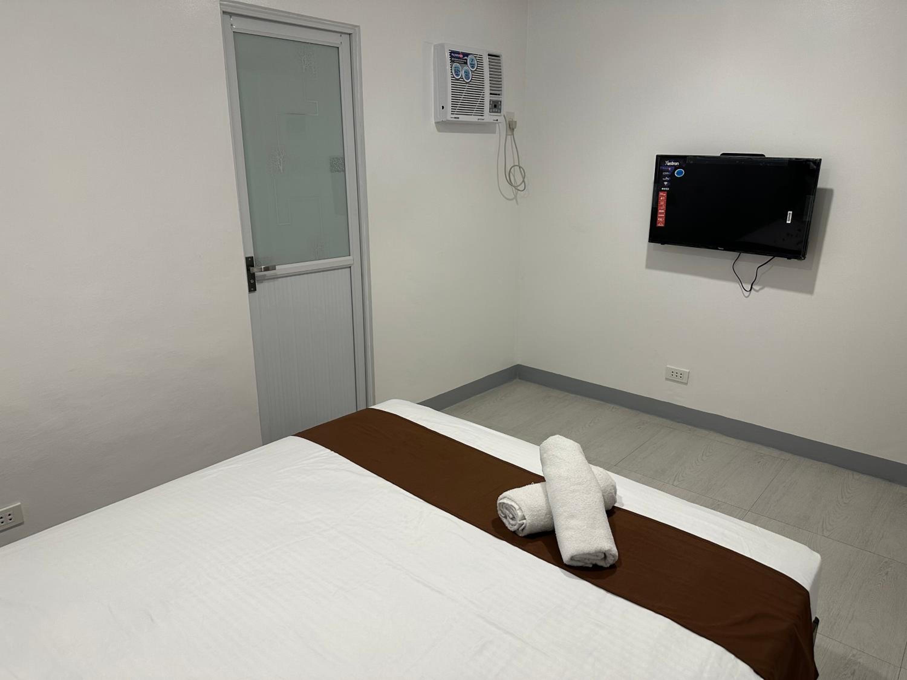 Standard Double Room - Photo 3