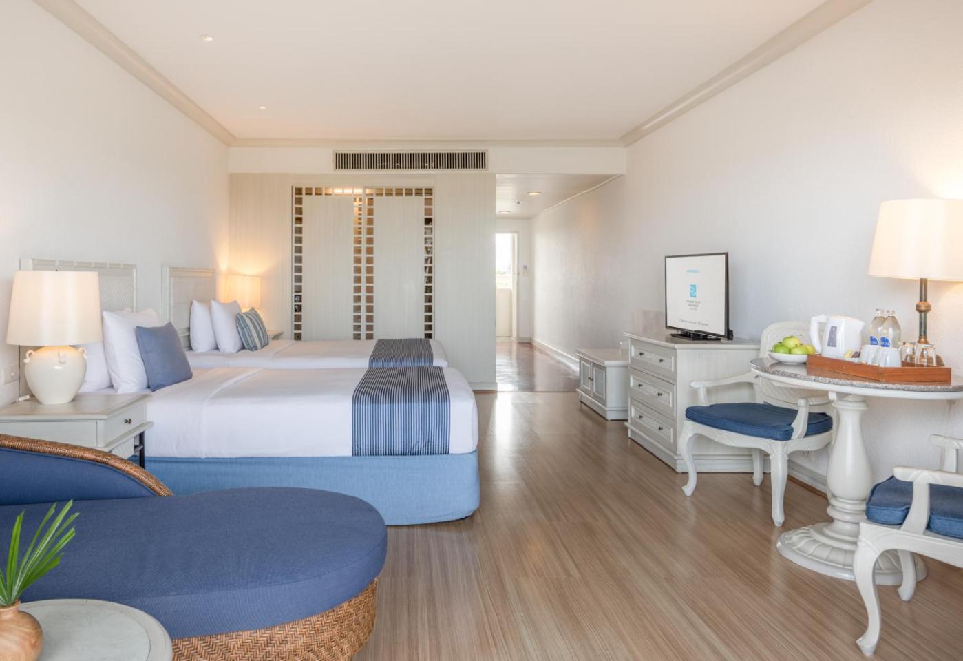 Deluxe Double or Twin Room photo 3