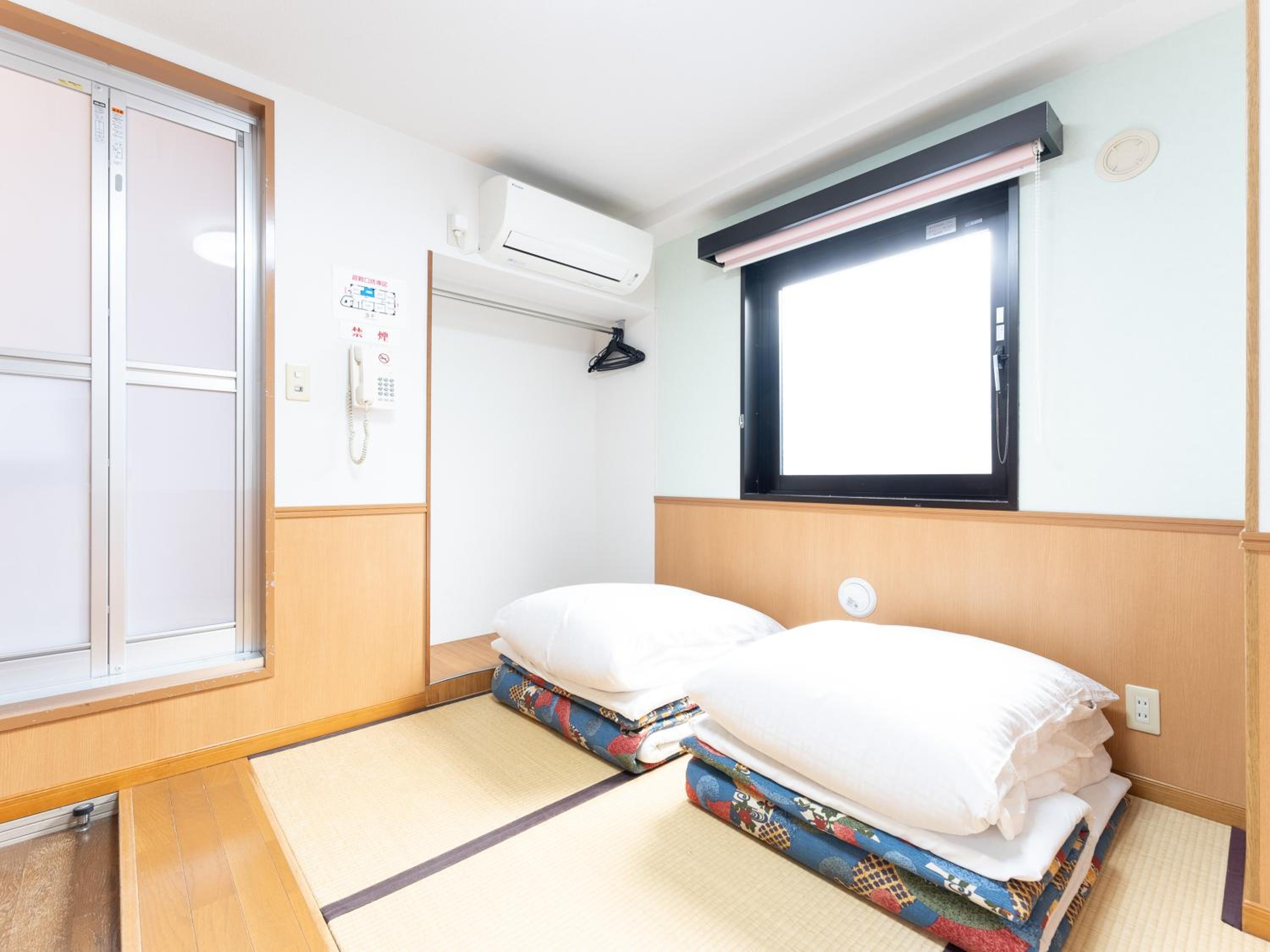 Japanese-Style Twin Room - Non-Smoking photo 3