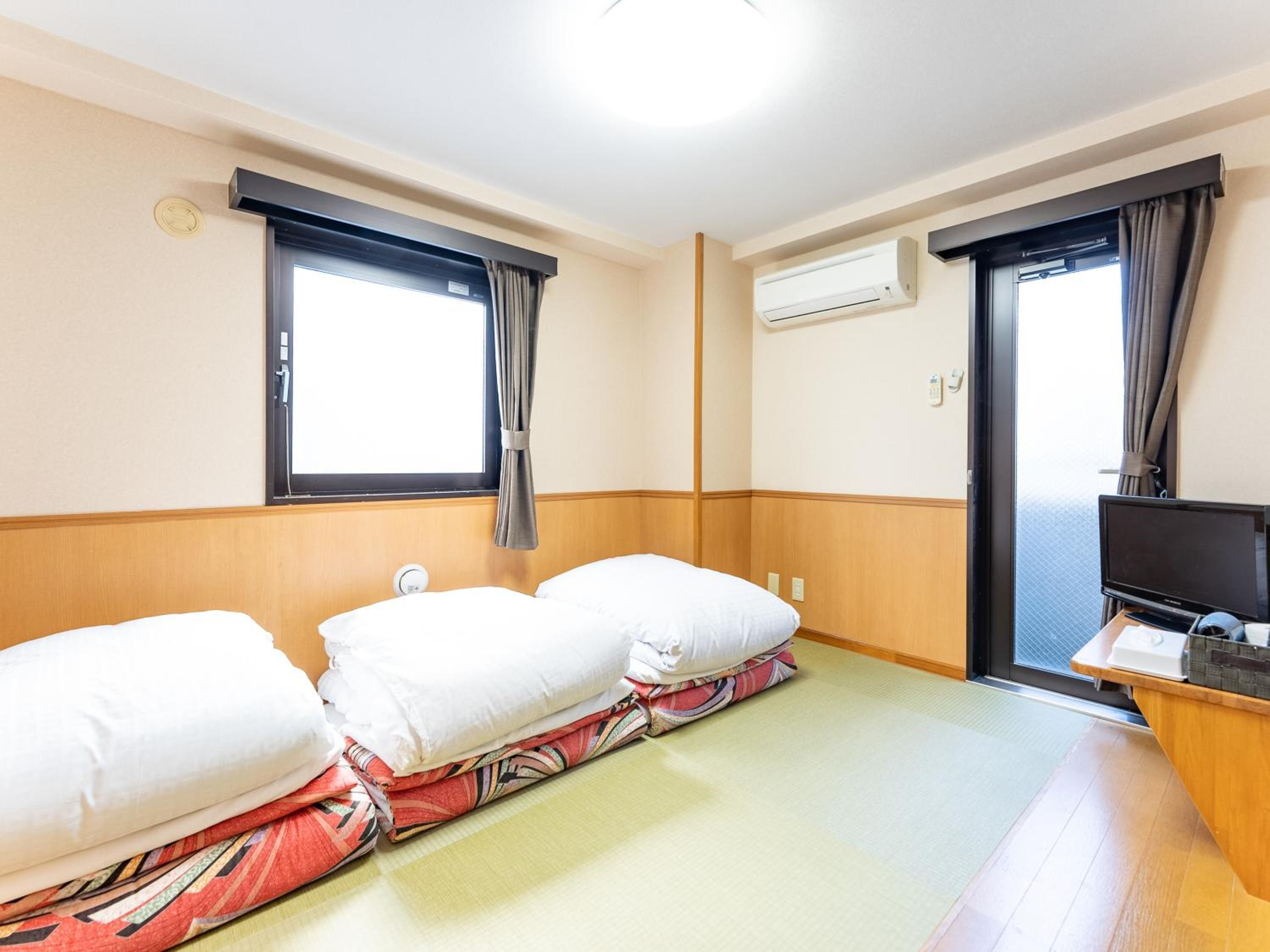 Japanese-Style Triple Room - Non-Smoking photo 3