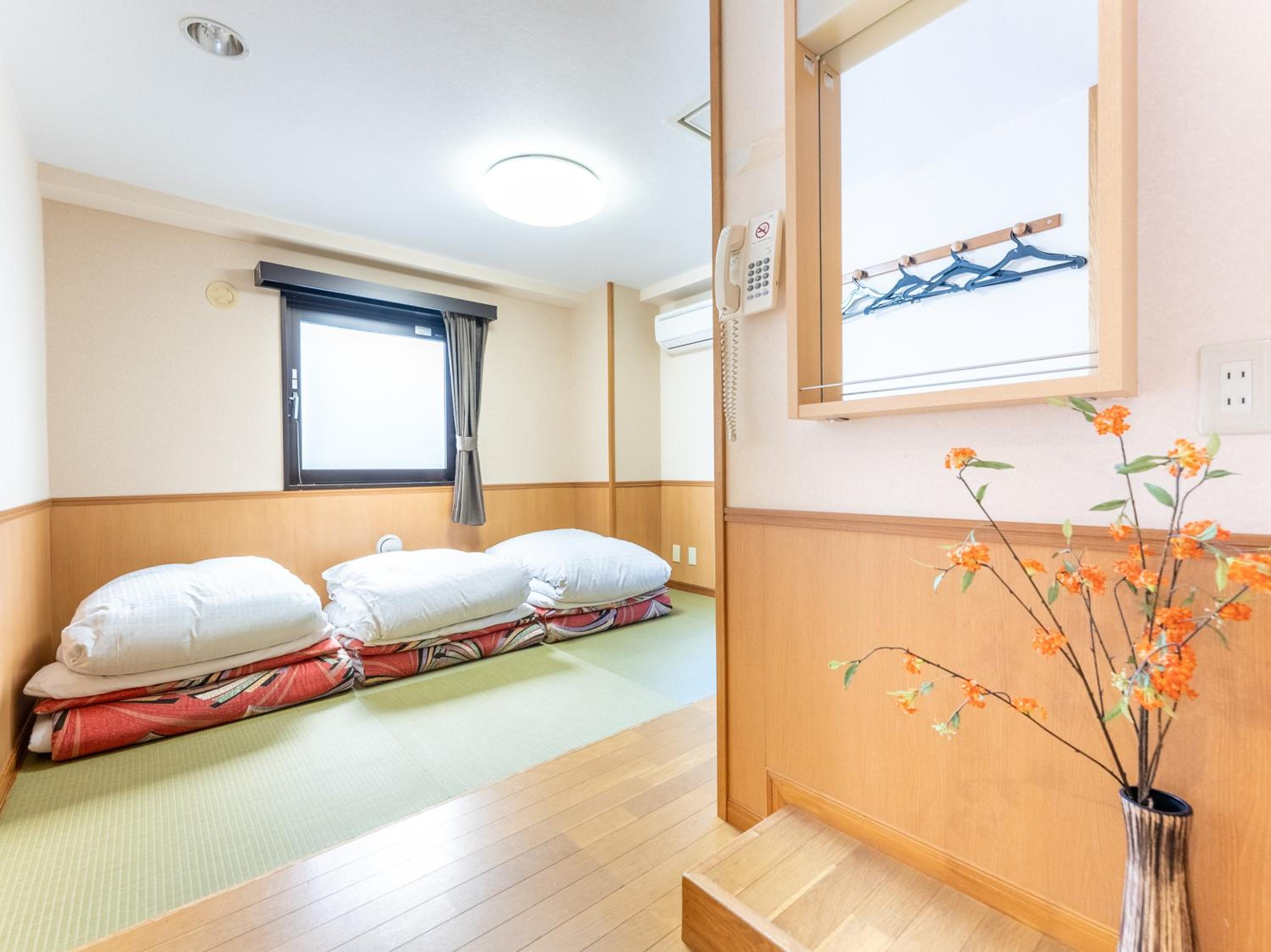 Japanese-Style Triple Room - Non-Smoking photo 2