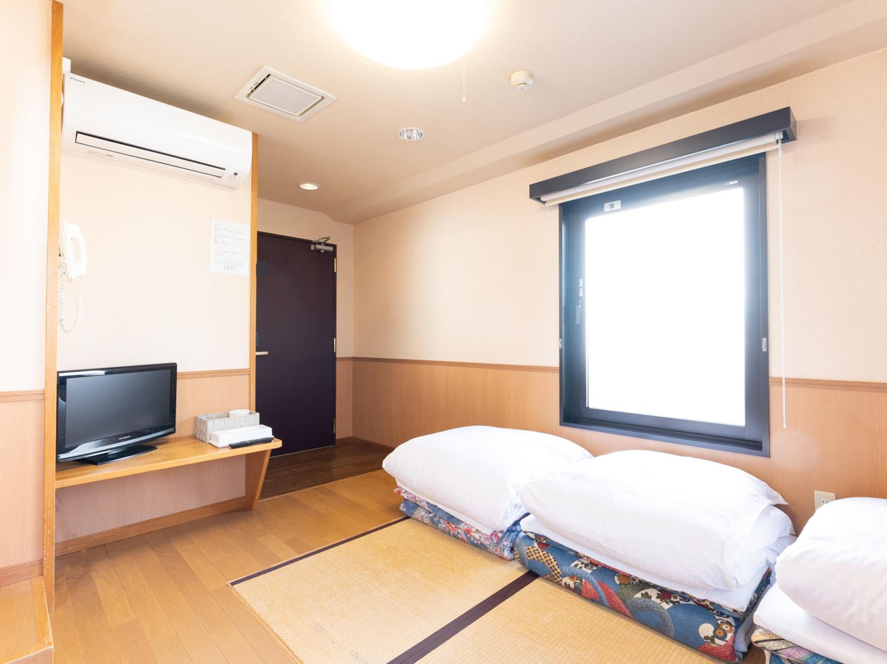 Japanese-Style Quadruple Room - Non-Smoking photo 2