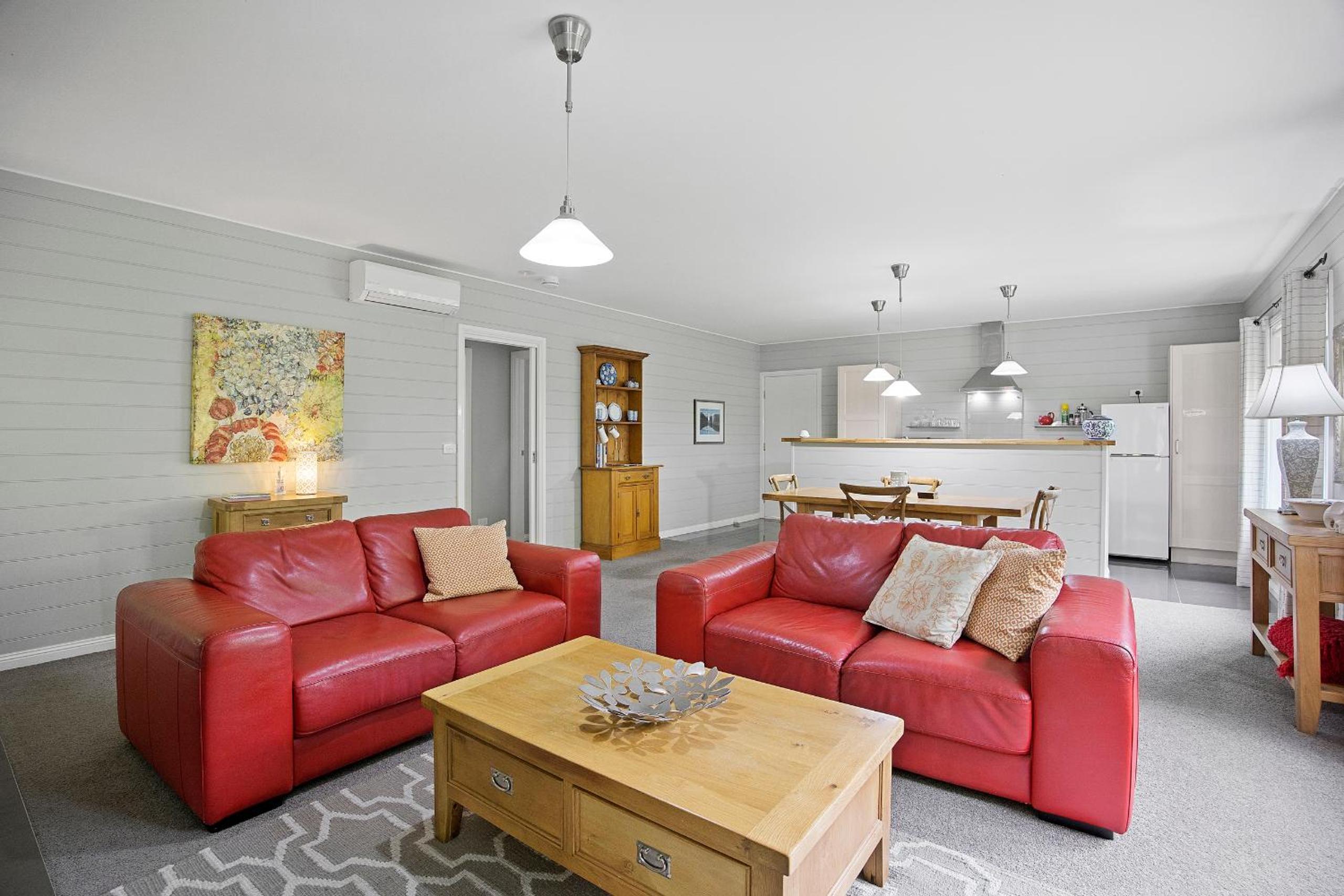 Two-Bedroom Cottage - Peppercorn (Children Welcomed) 