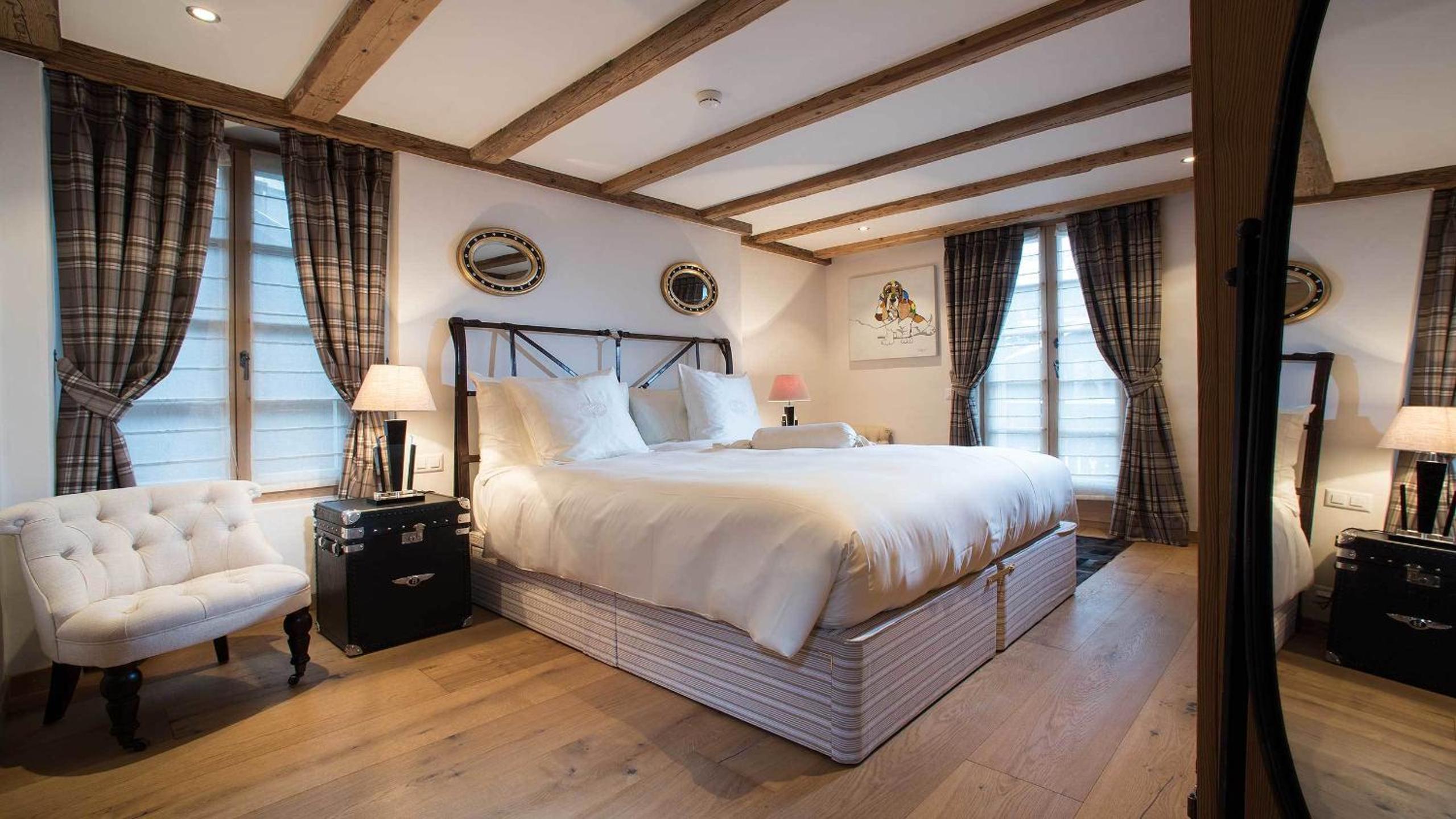Suite 15 - Photo 1