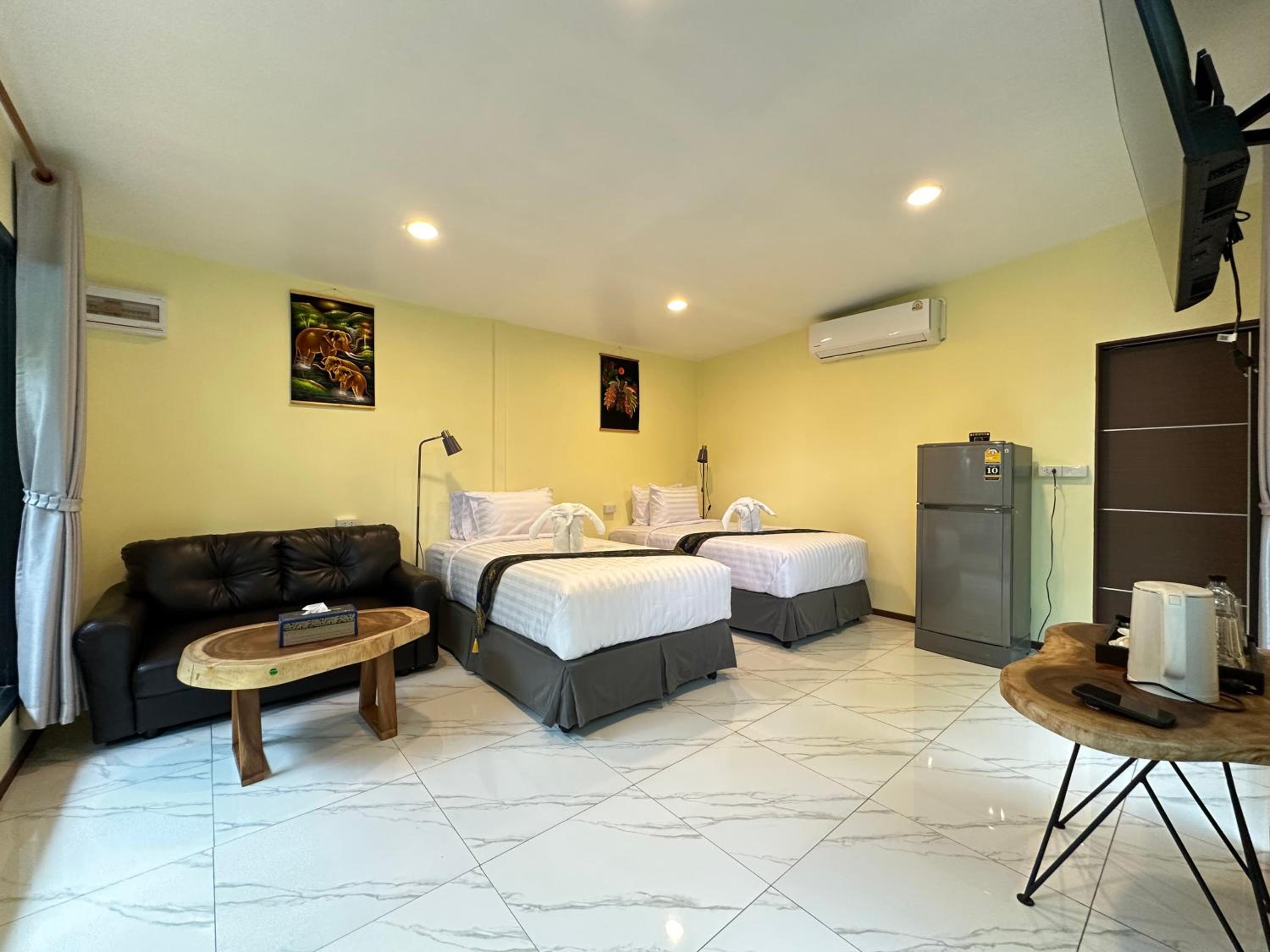 Standard Twin Room photo 3