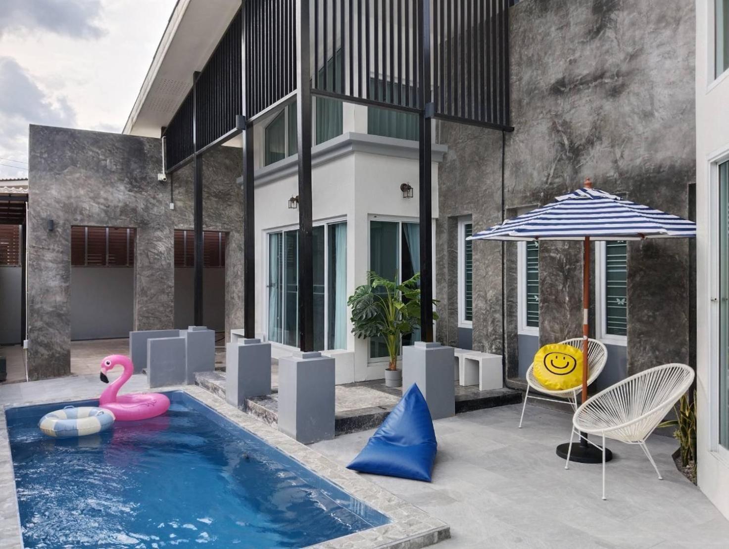 Three-Bedroom Villa - Photo 17