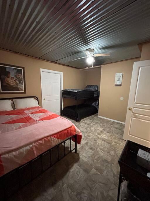 Three-Bedroom House photo 2