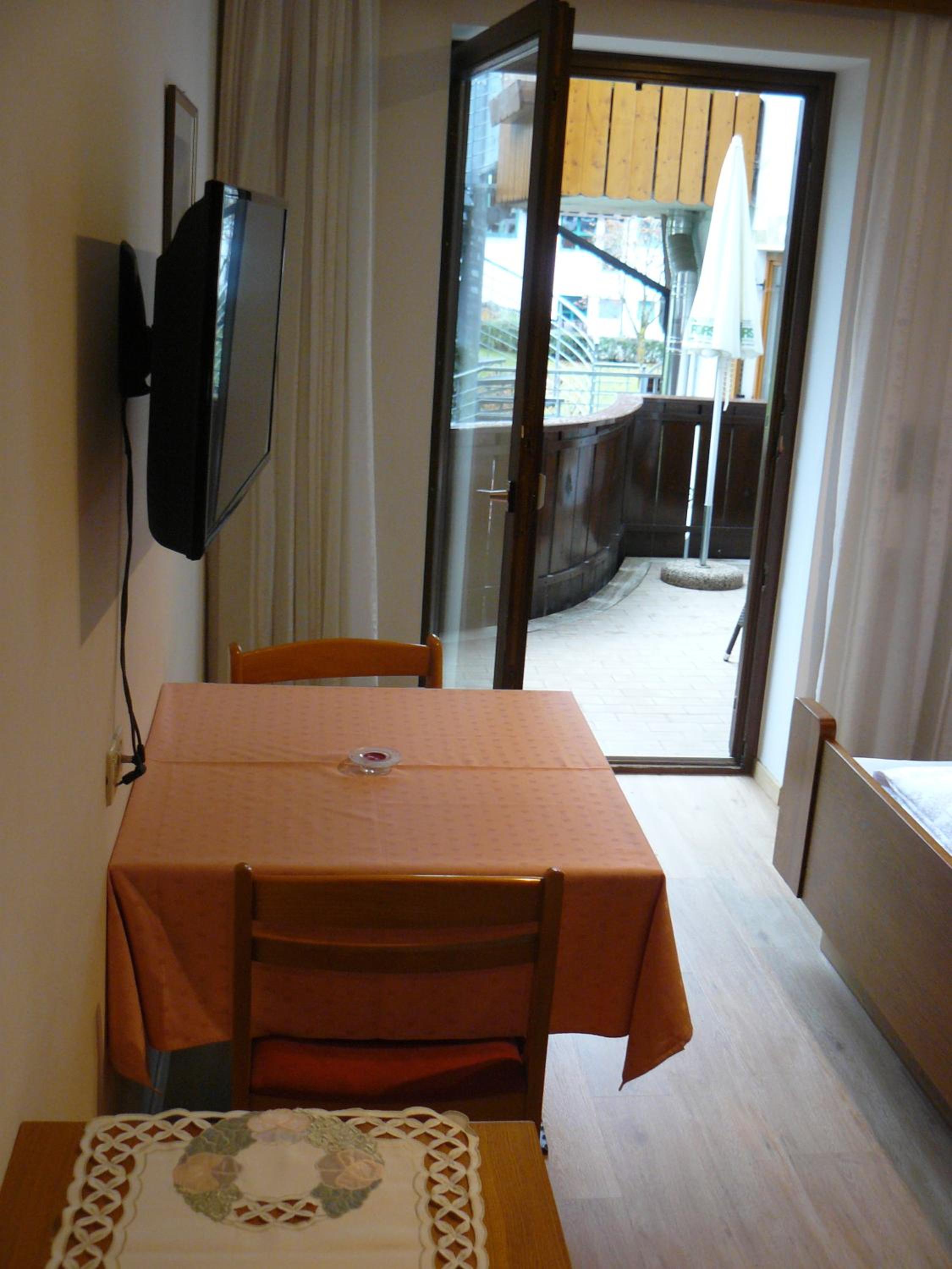 Economy Double Room With Balcony photo 3