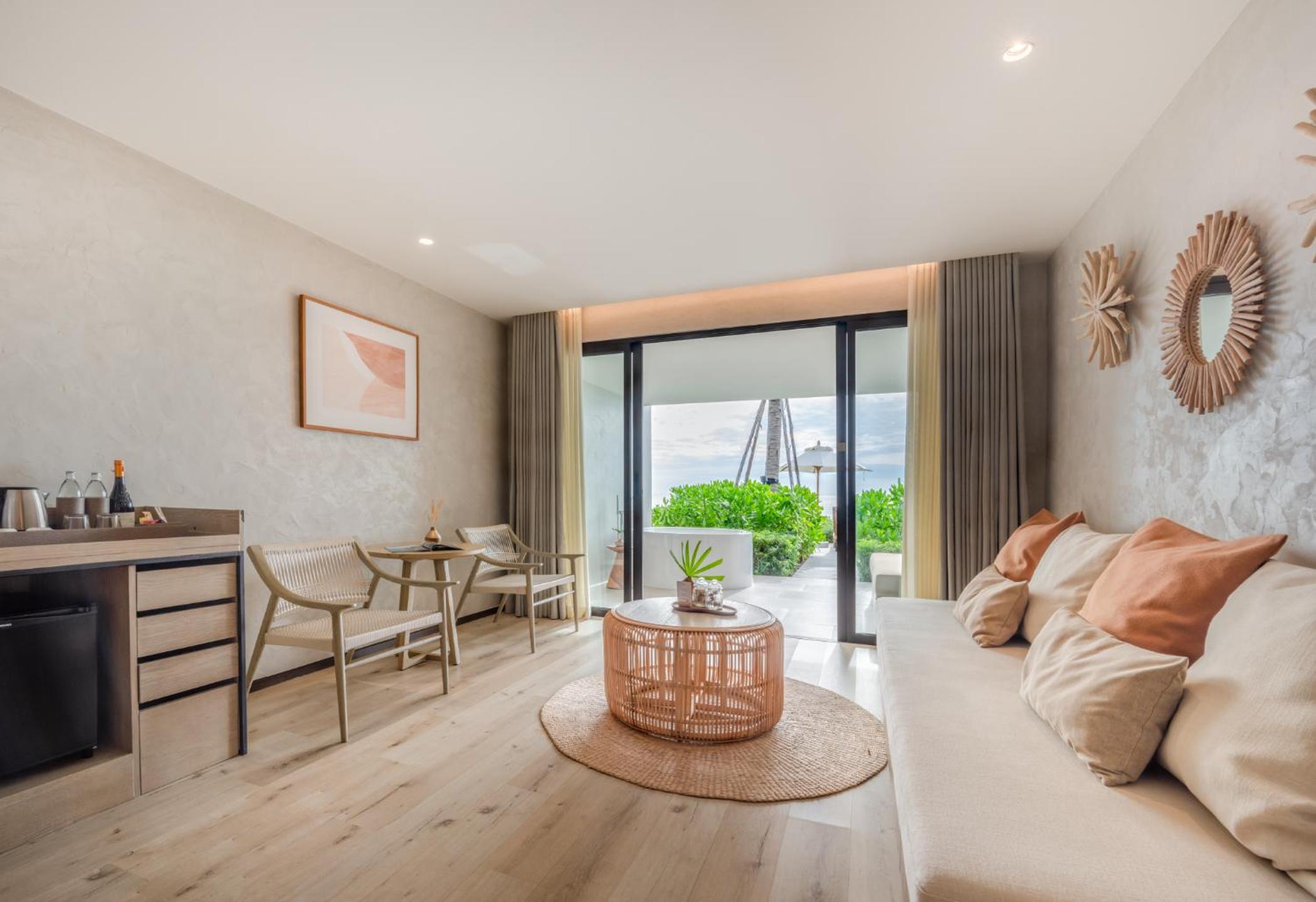 Mini Suite Beachfront King Room - Photo 16