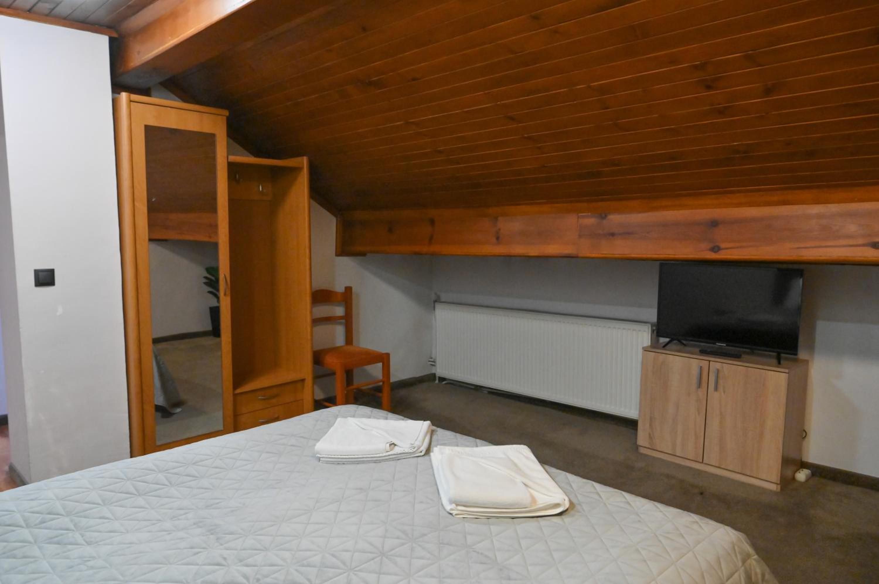 Deluxe Double Room with Balcony - Photo 5