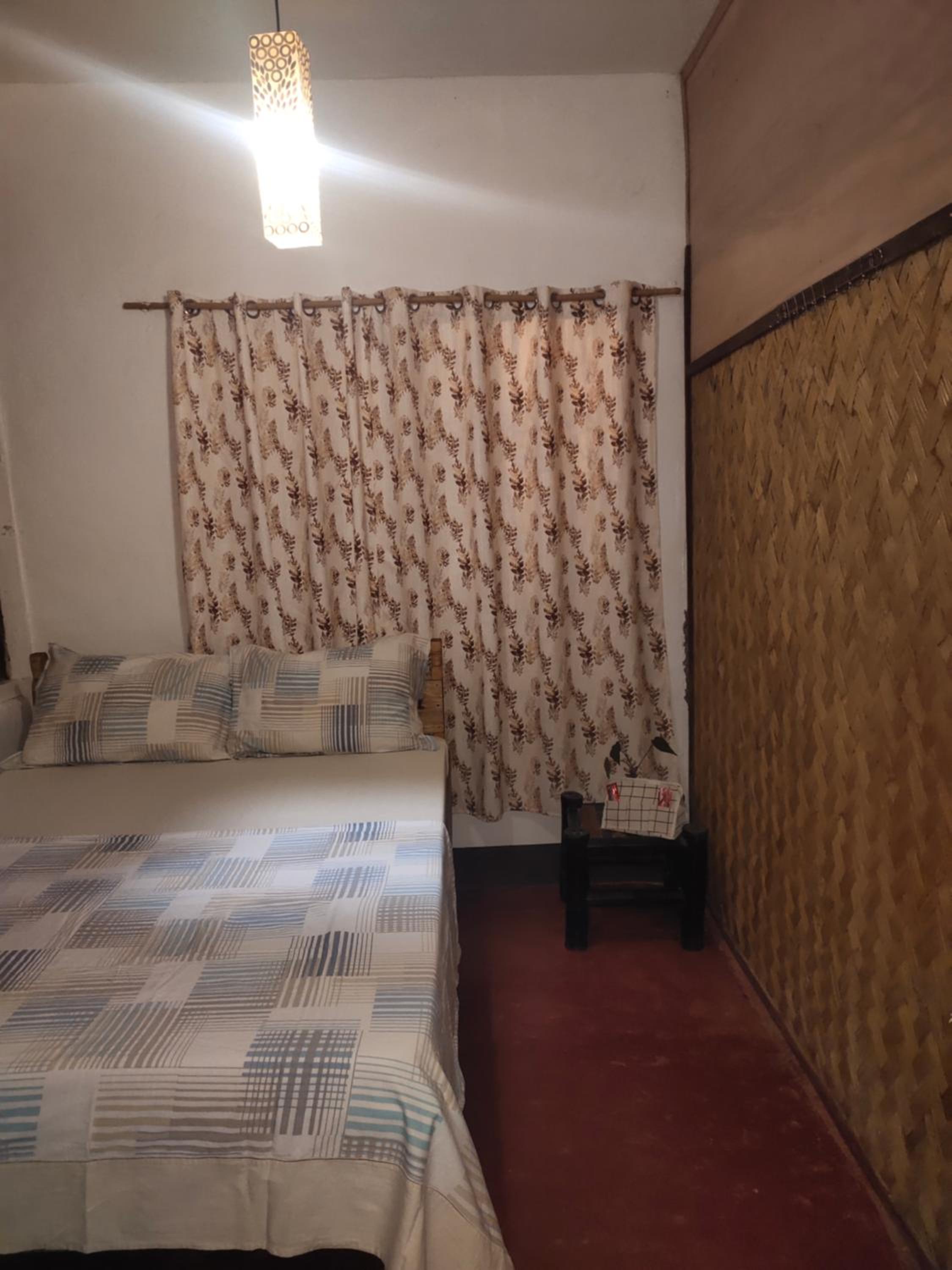 Budget Double Room - Photo 7