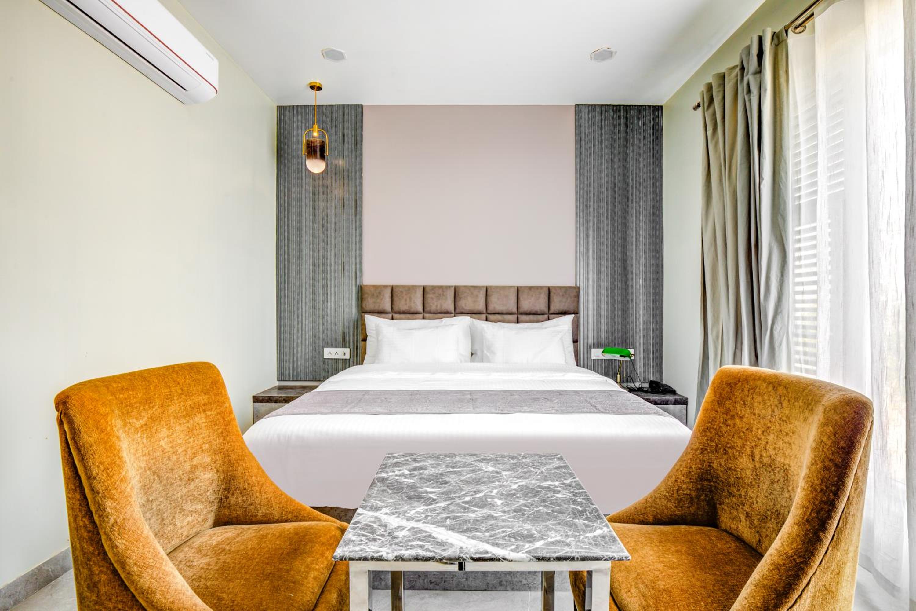 Deluxe Room - Photo 2