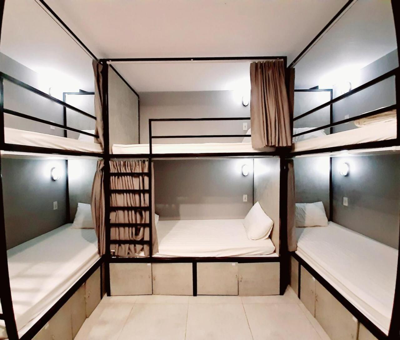 10-Bed Mixed Dormitory Room photo 2