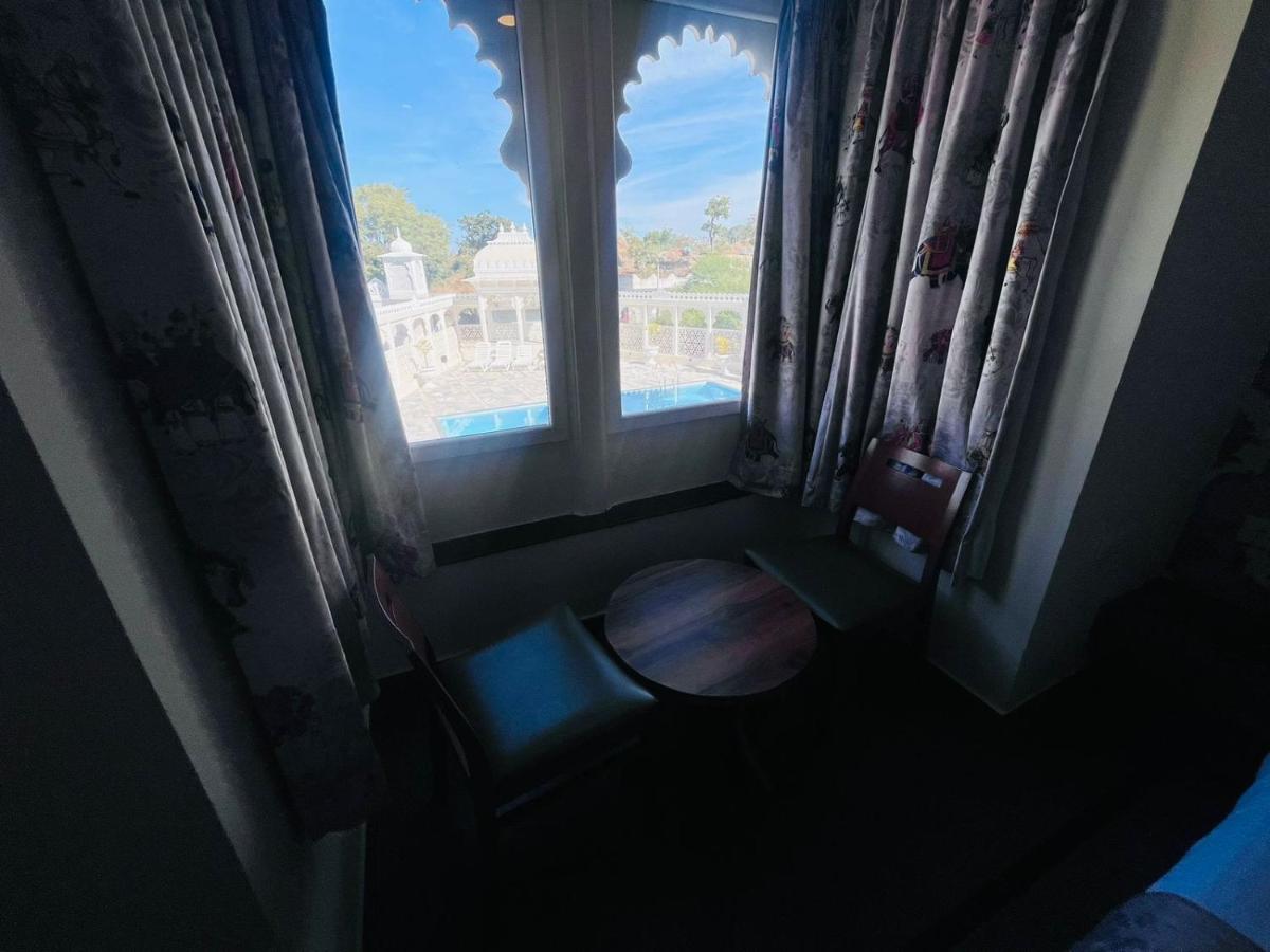 Double Room with Pool View photo 3