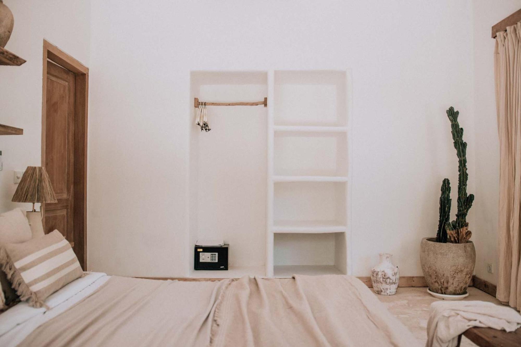 One-Bedroom Suite - Photo 4
