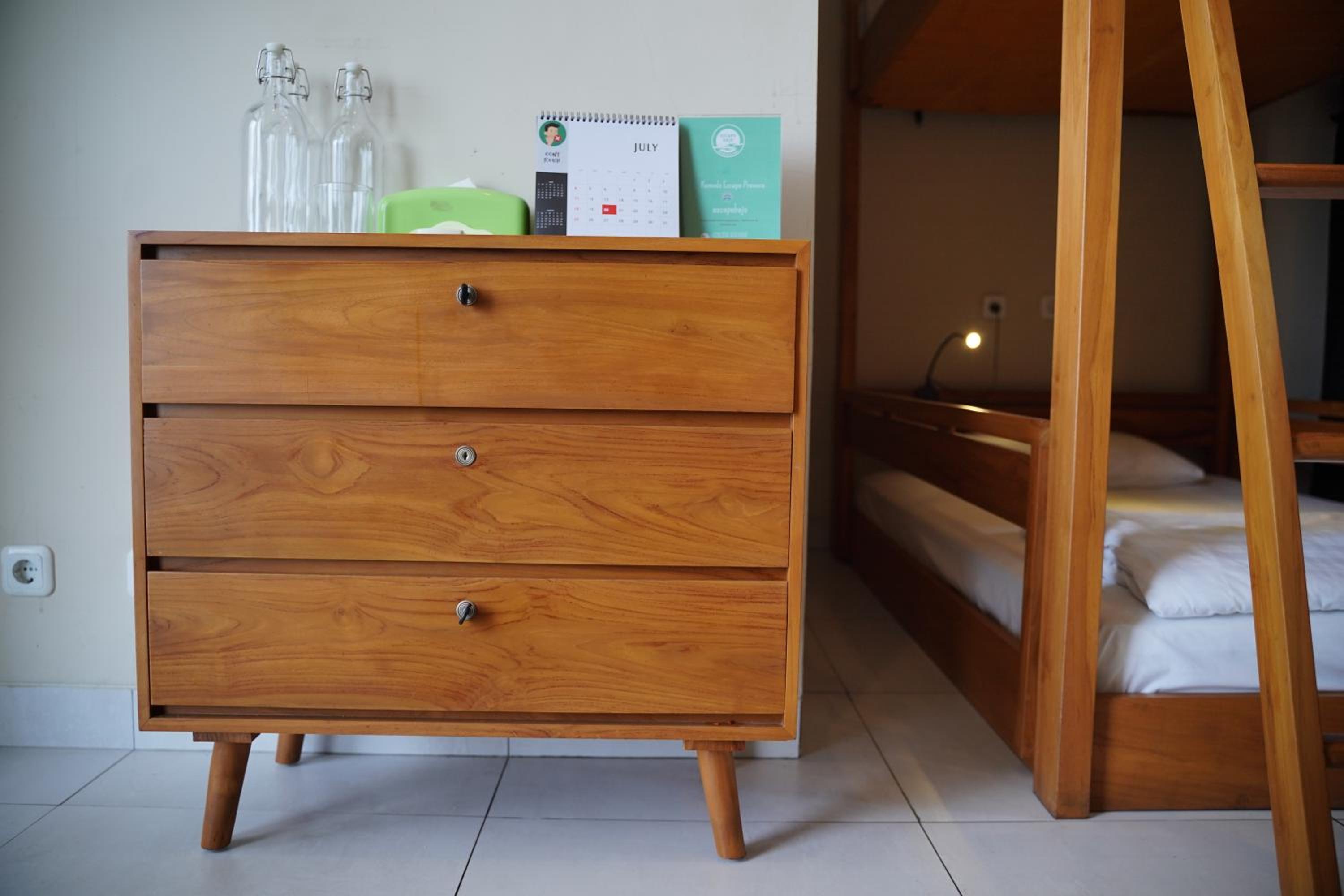 6-Bed Mixed Dormitory Room photo 3