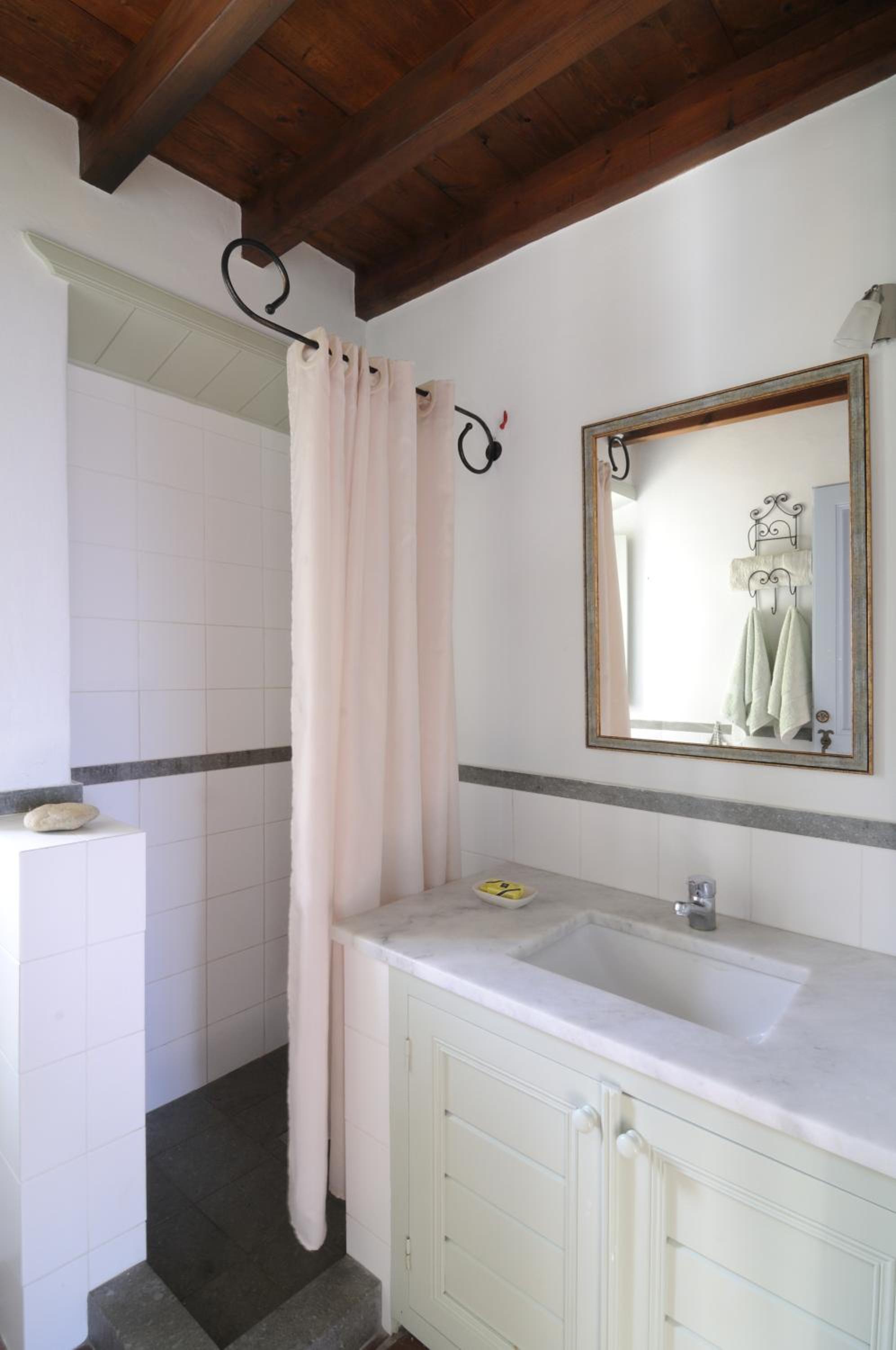 Two-Bedroom Apartment with Sea View - Photo 6