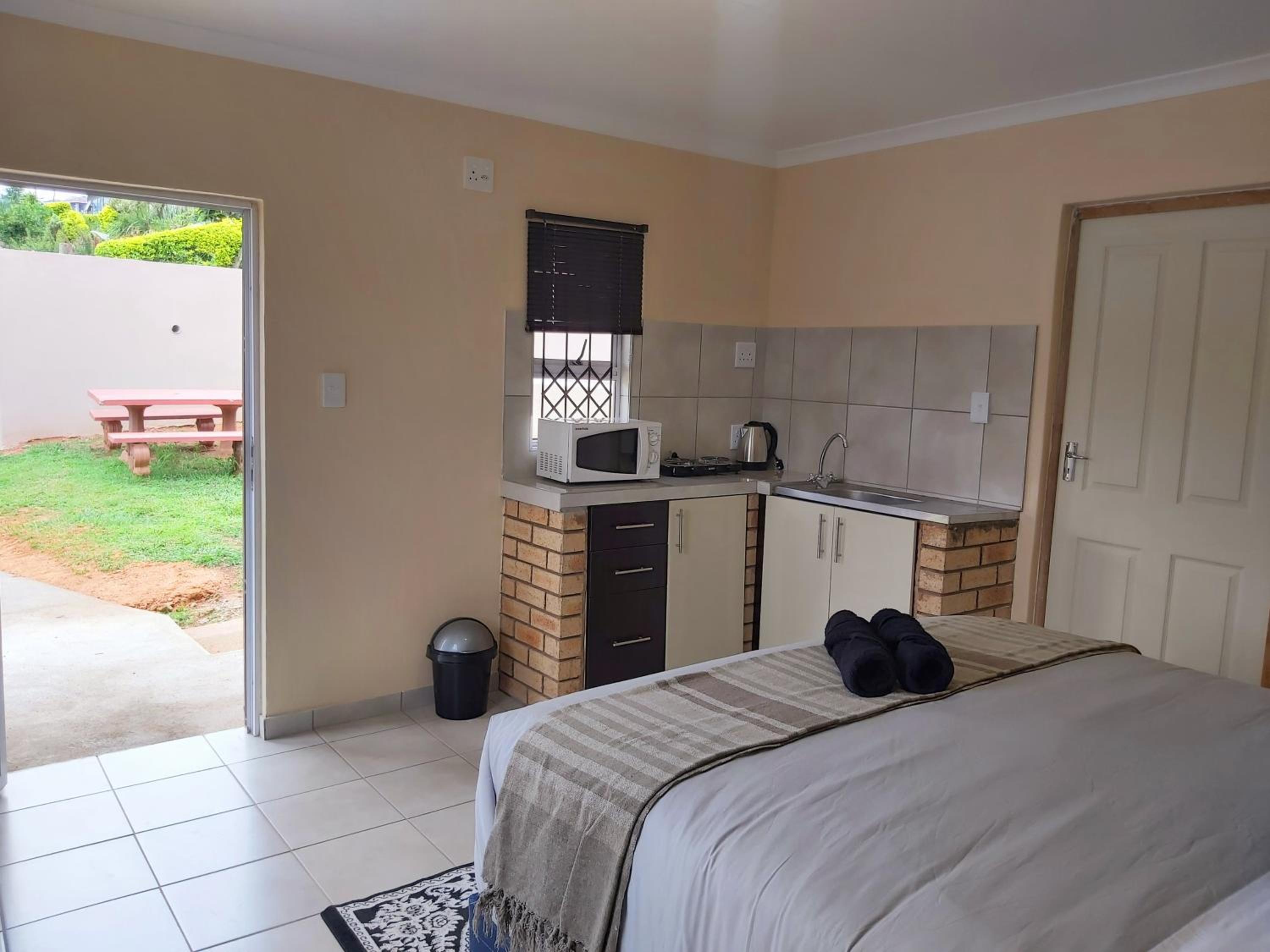 Deluxe Double Room with Shower photo 3