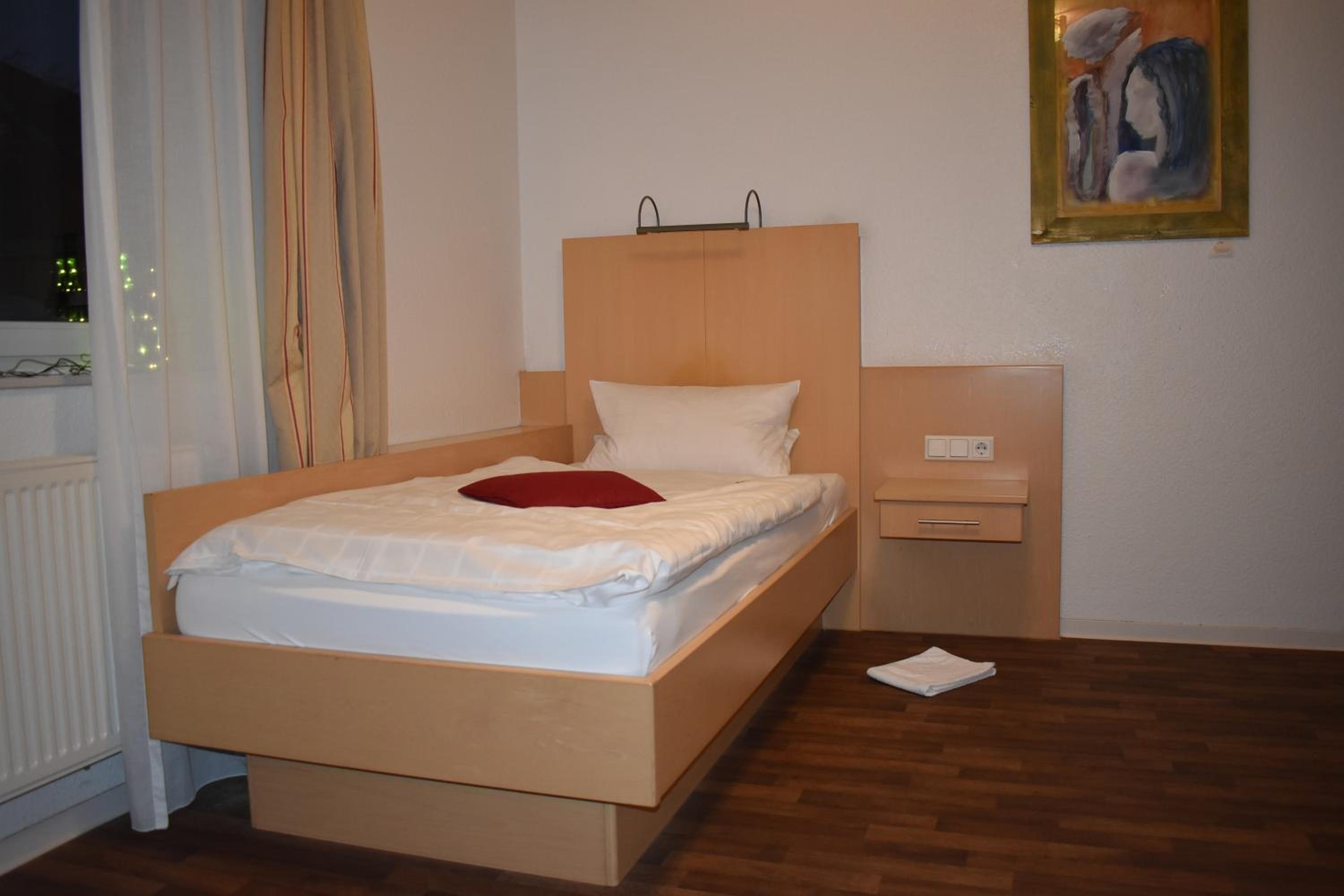 Budget Single Room photo 3