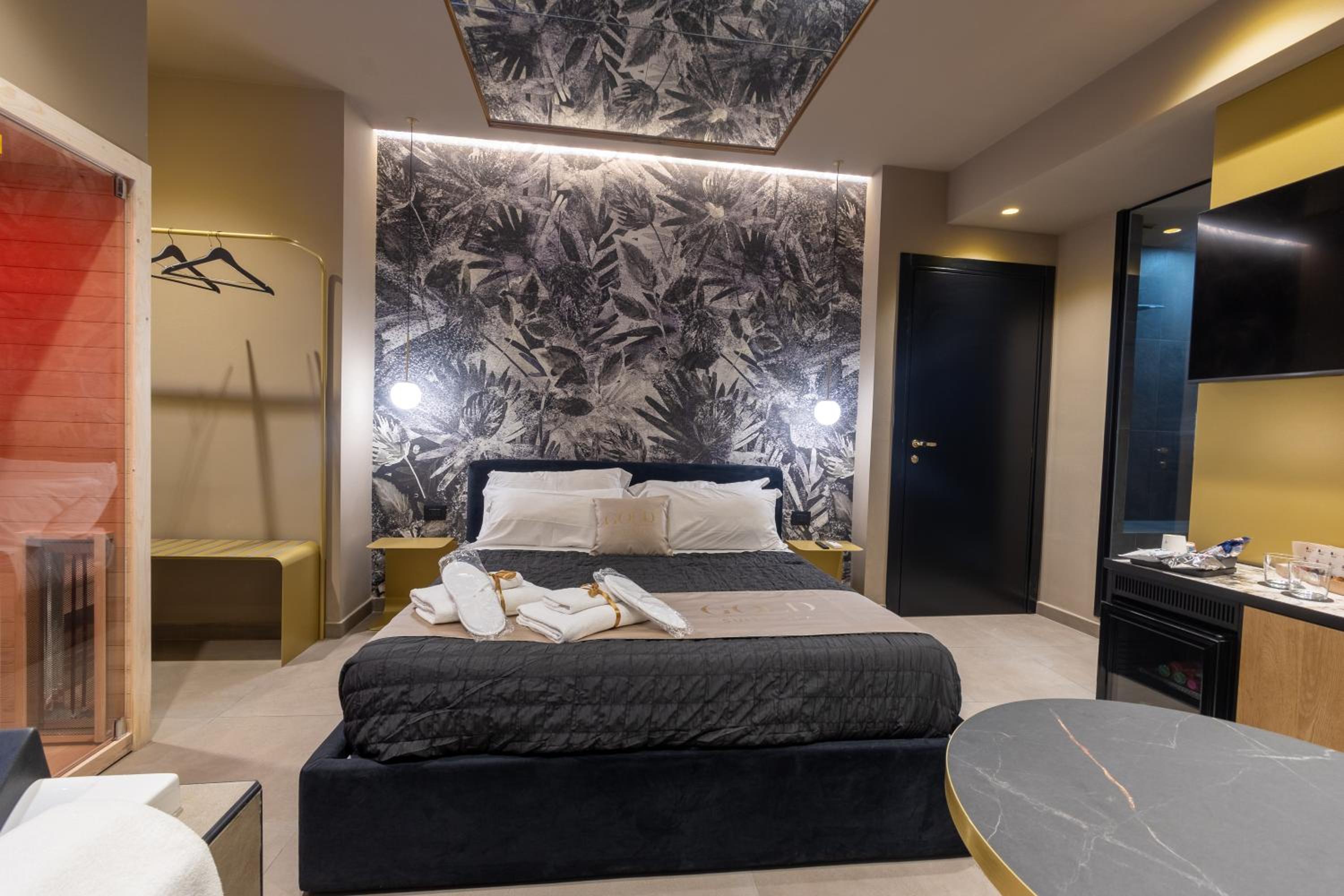 Queen Room with Spa Bath - Photo 1