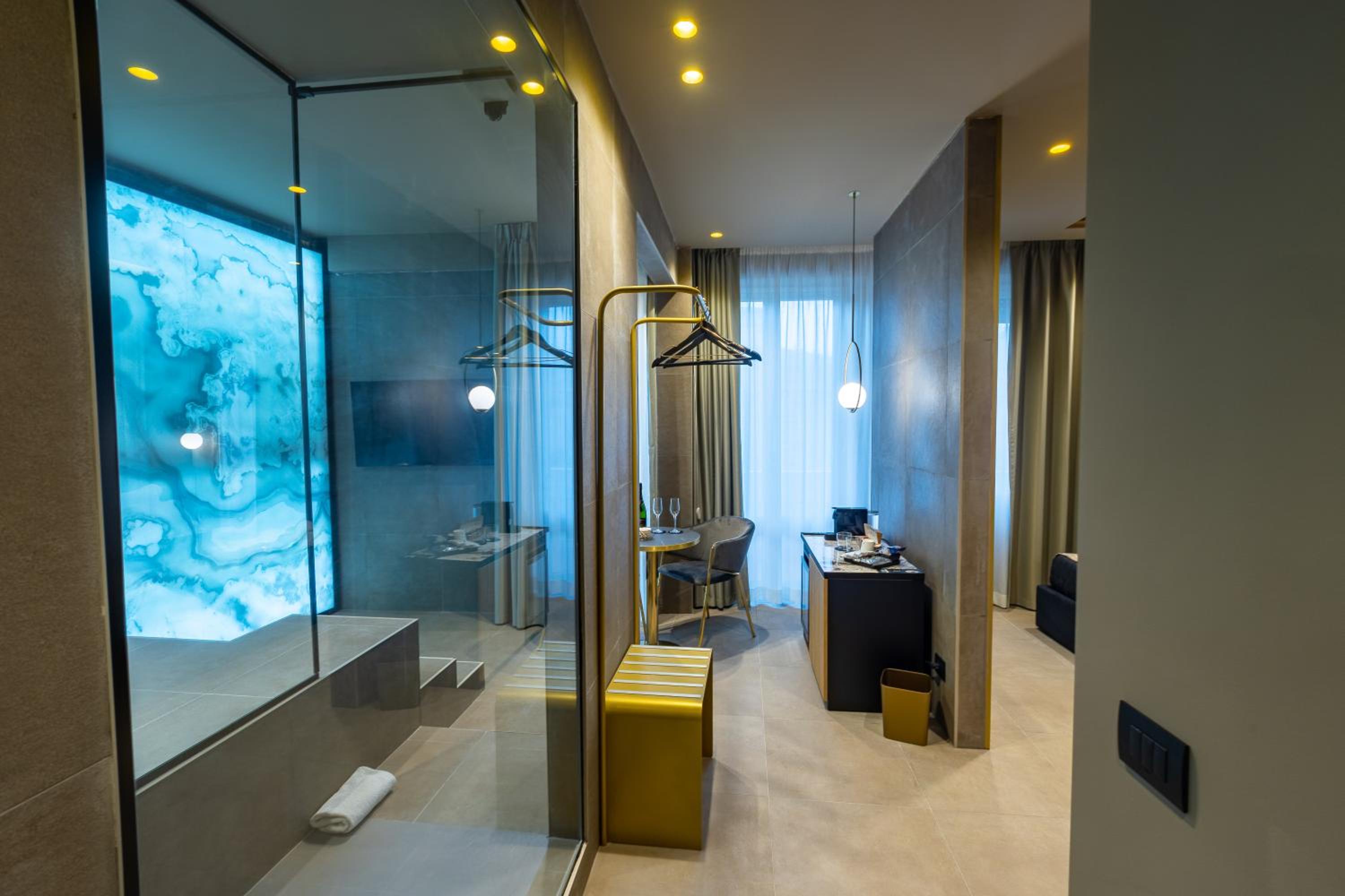 King Room with Spa Bath photo 3