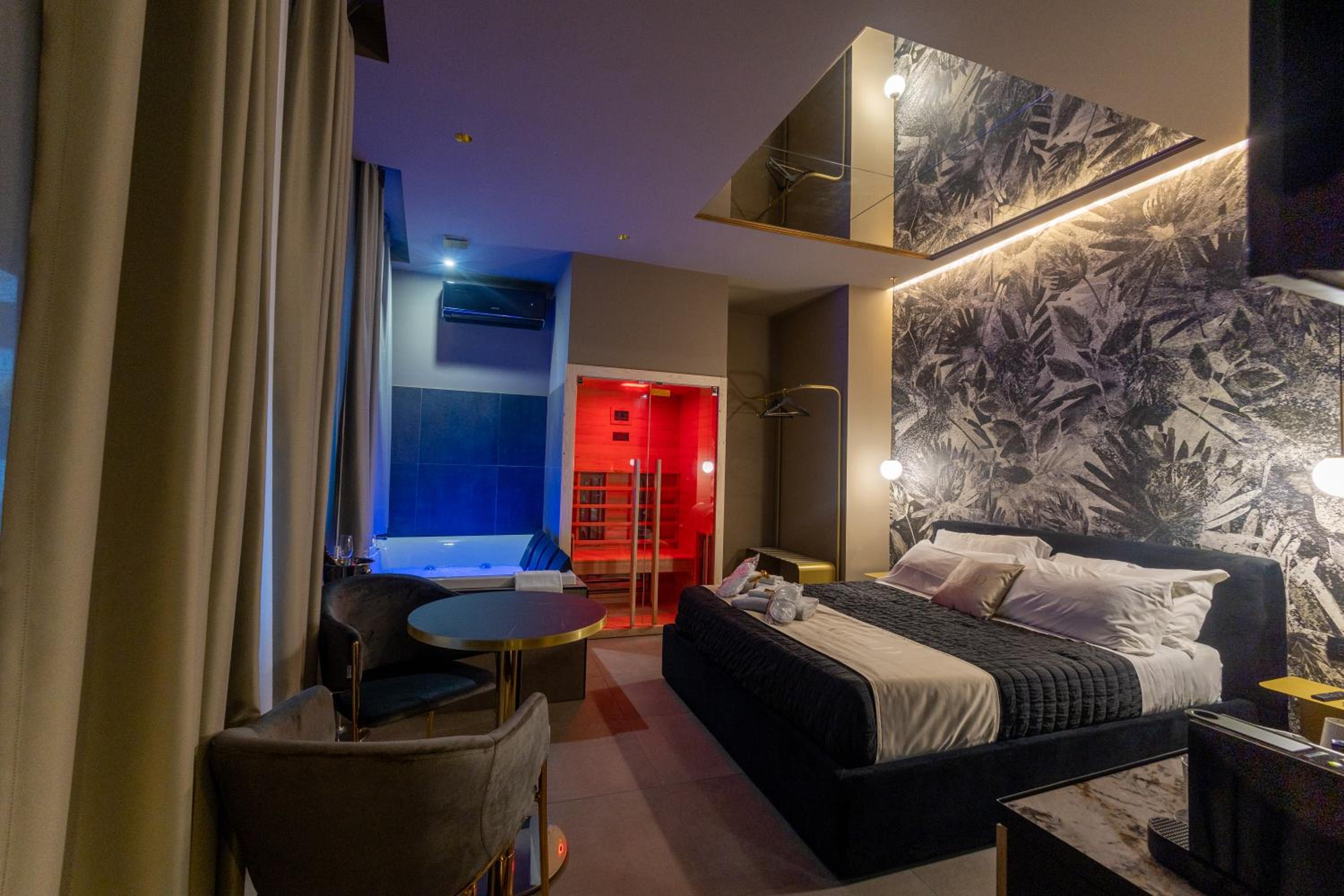 Queen Room with Spa Bath - Photo 2