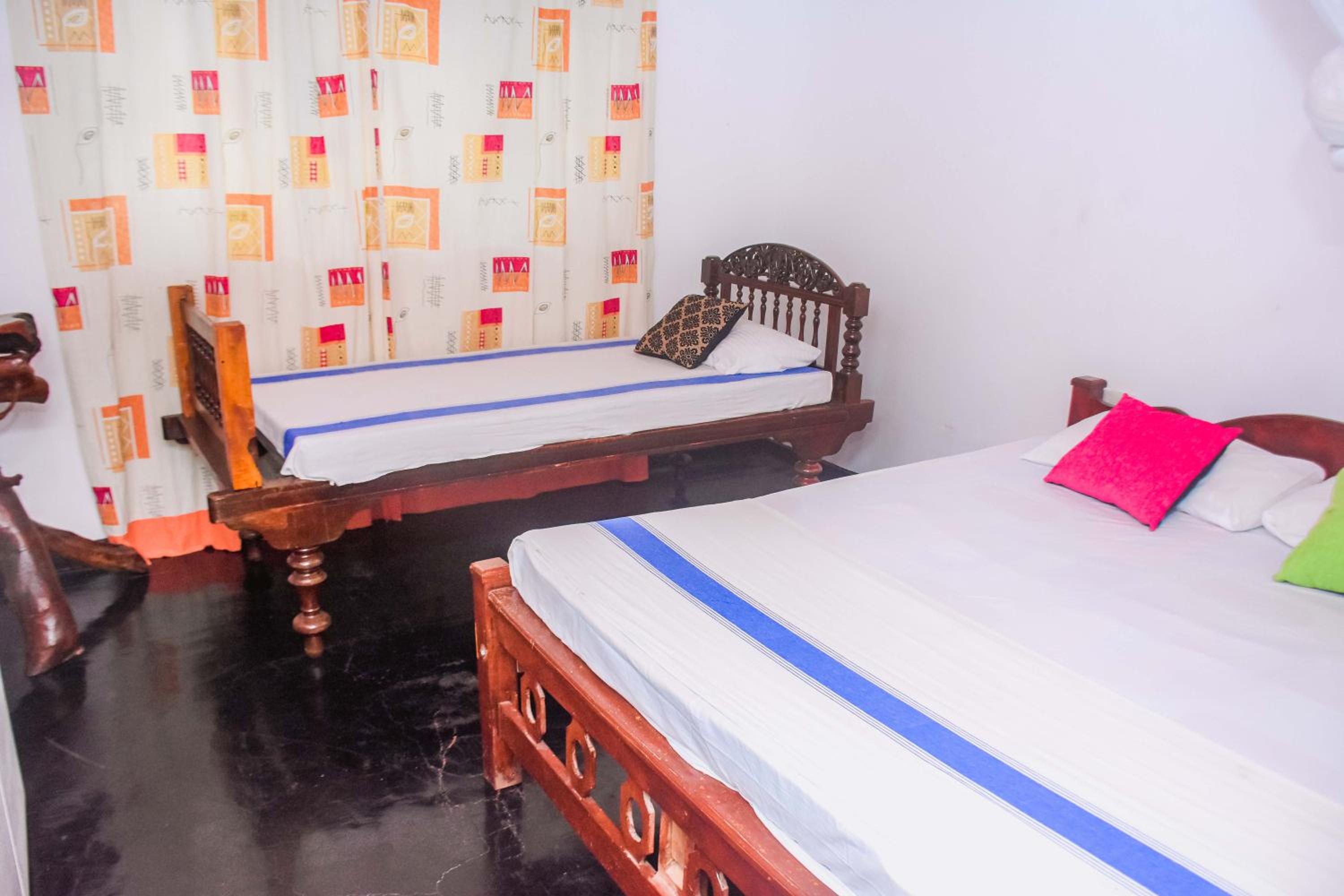 Standard Double Room with Shared Bathroom photo 3