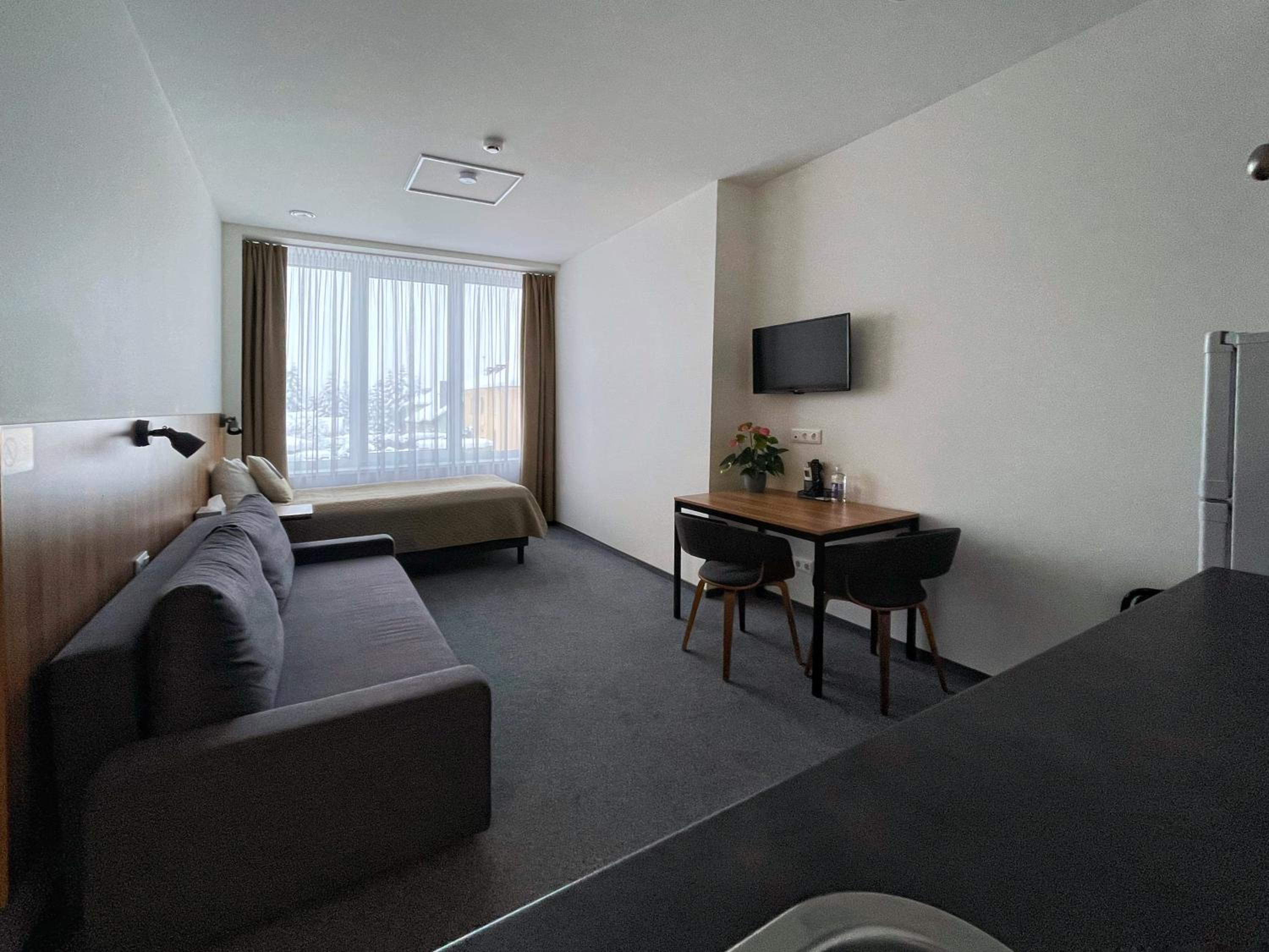 Studio Apartment - Photo 8