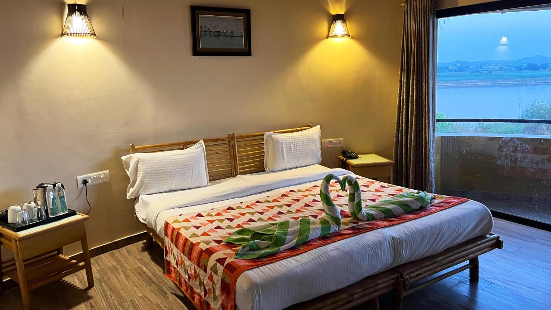 Standard King Room - Photo 5