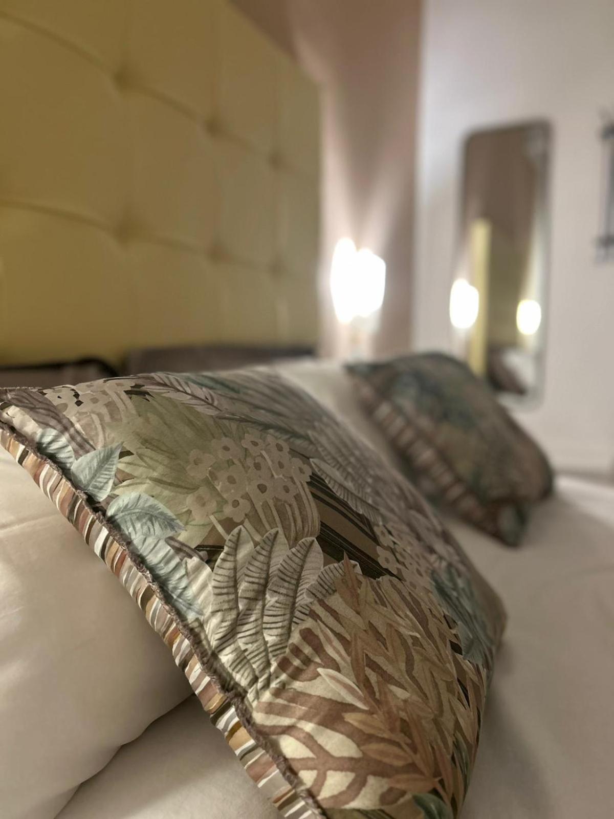 Double Room with Balcony and Private Bathroom - Photo 7