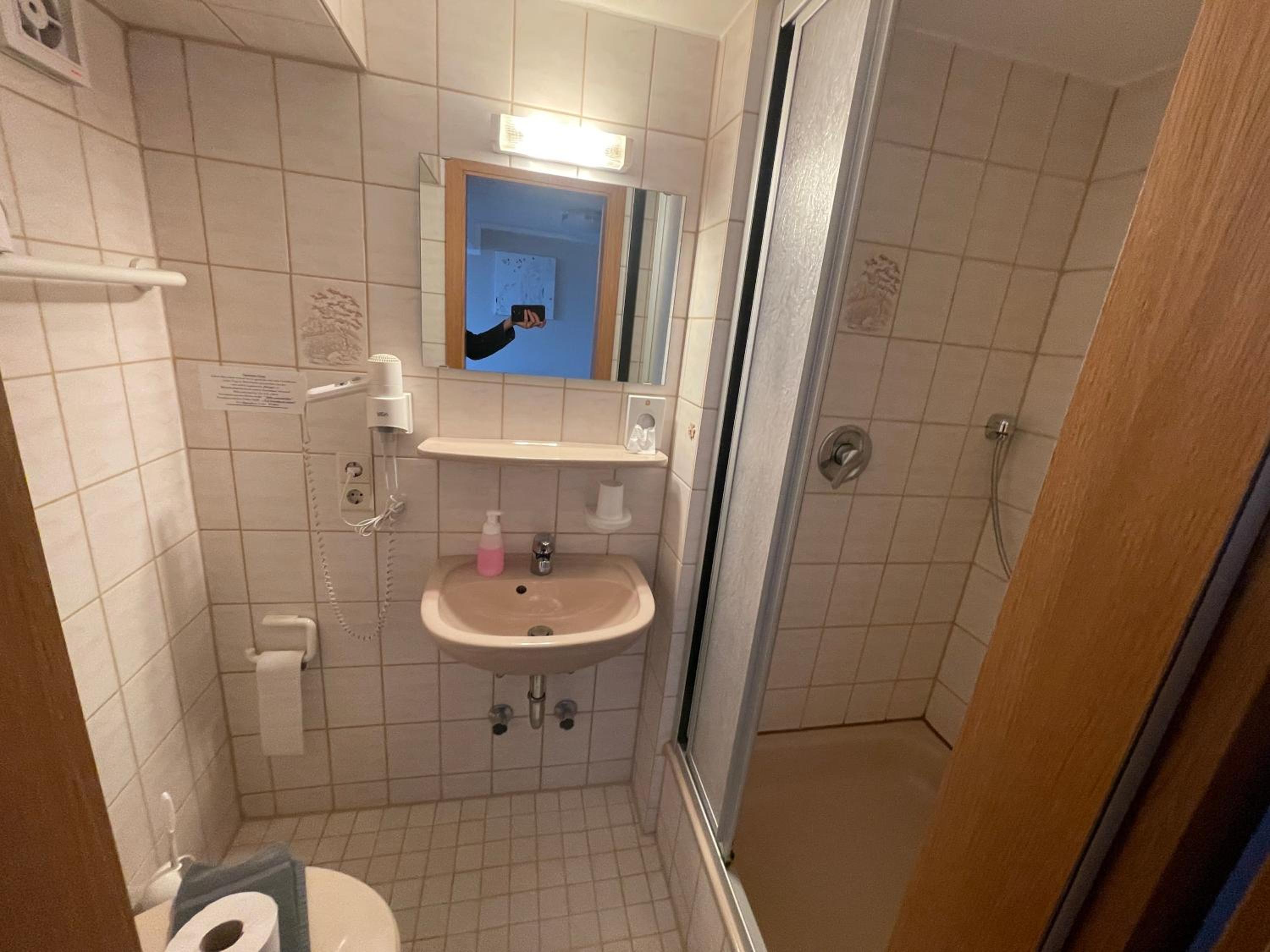 Budget Single Room photo 3