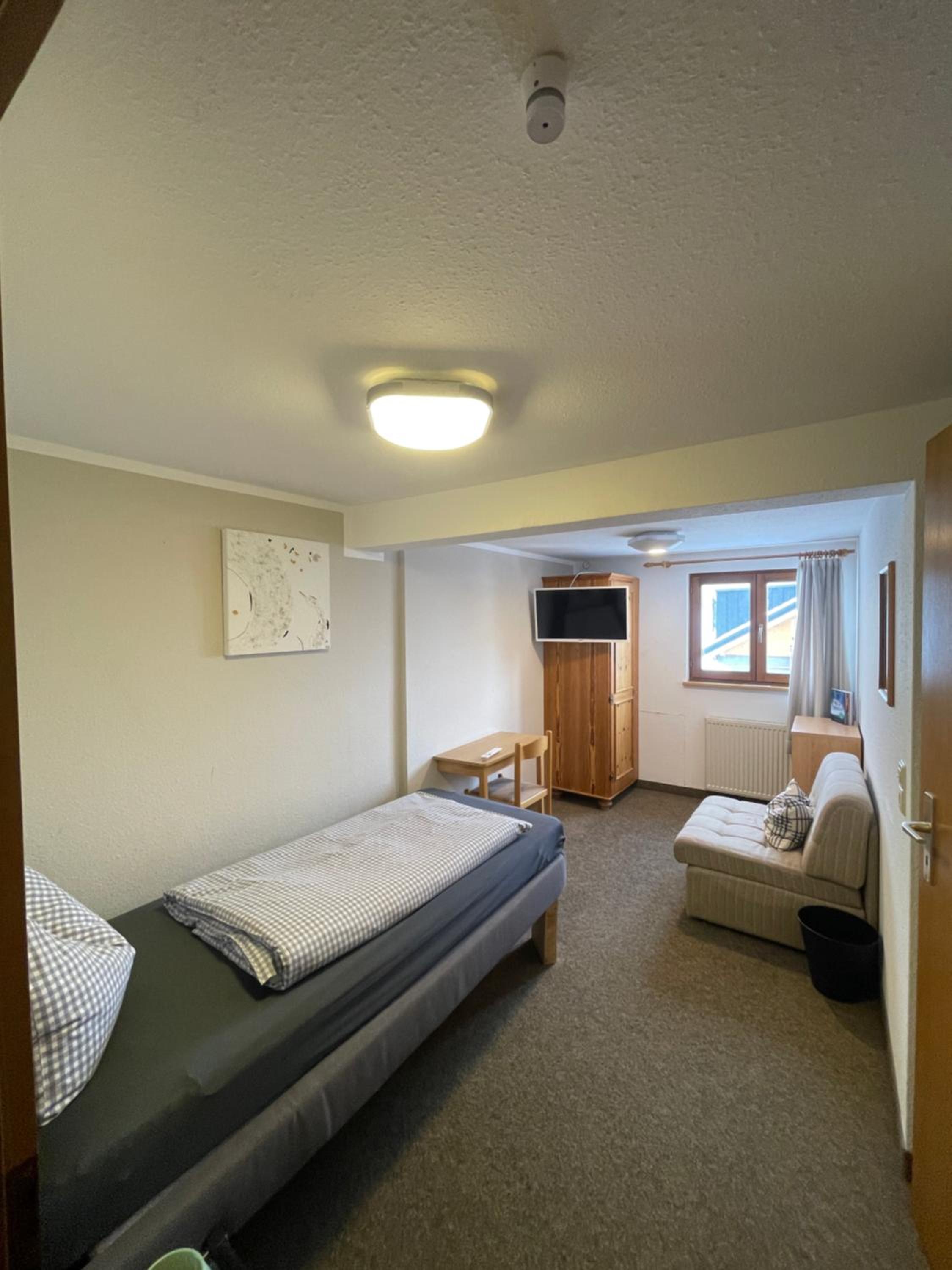 Budget Single Room photo 2