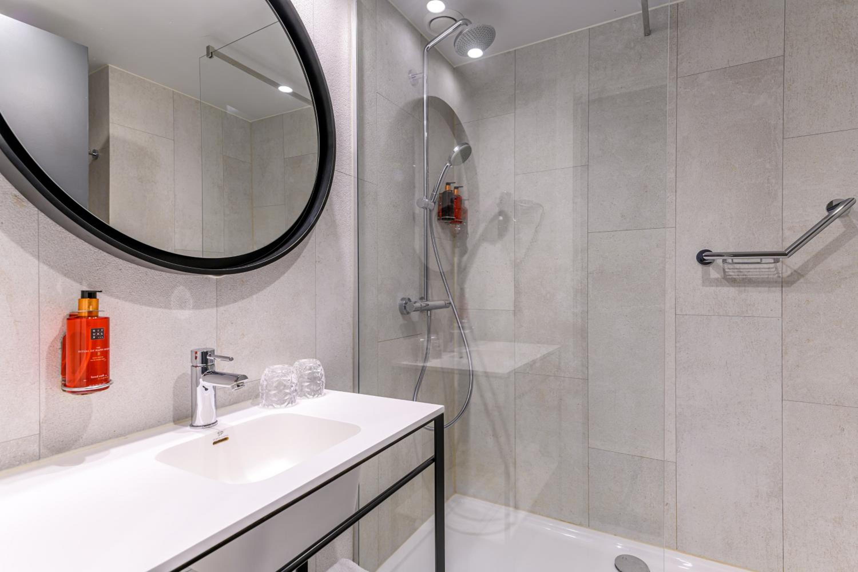 Standard Room - Photo 2