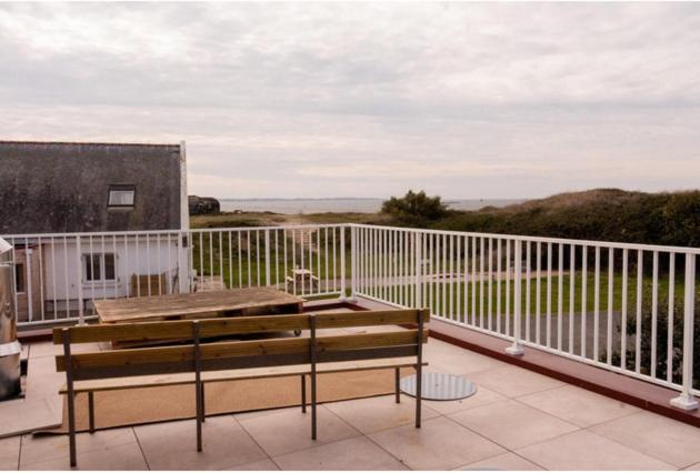 Double or Twin Room with Partial Sea View photo 3
