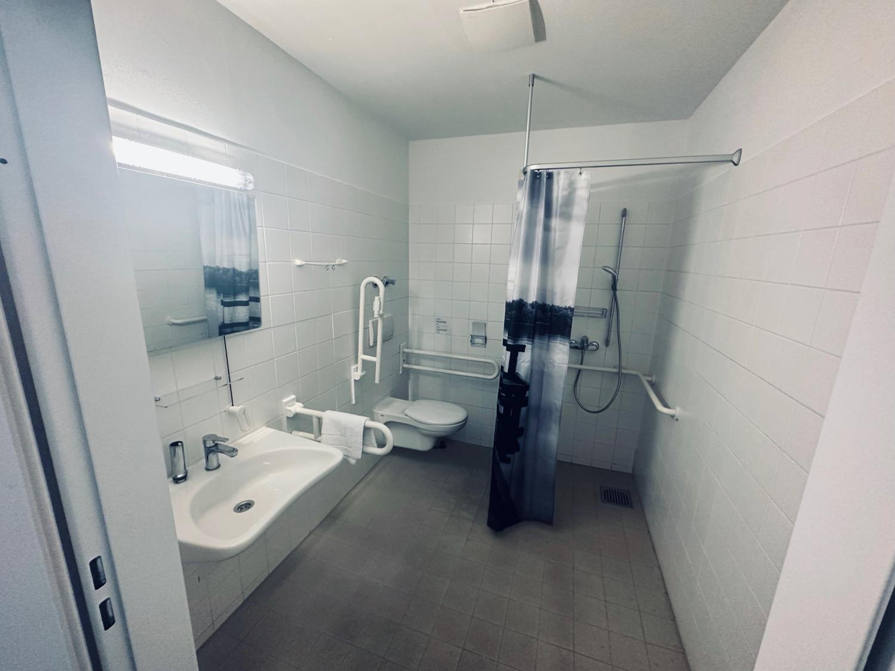 Double Room - Disability Access photo 2