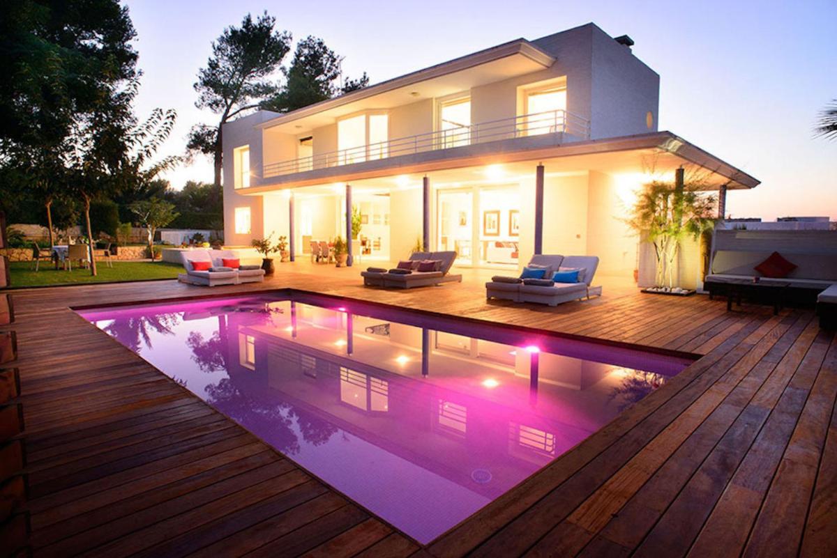 Villa photo 2