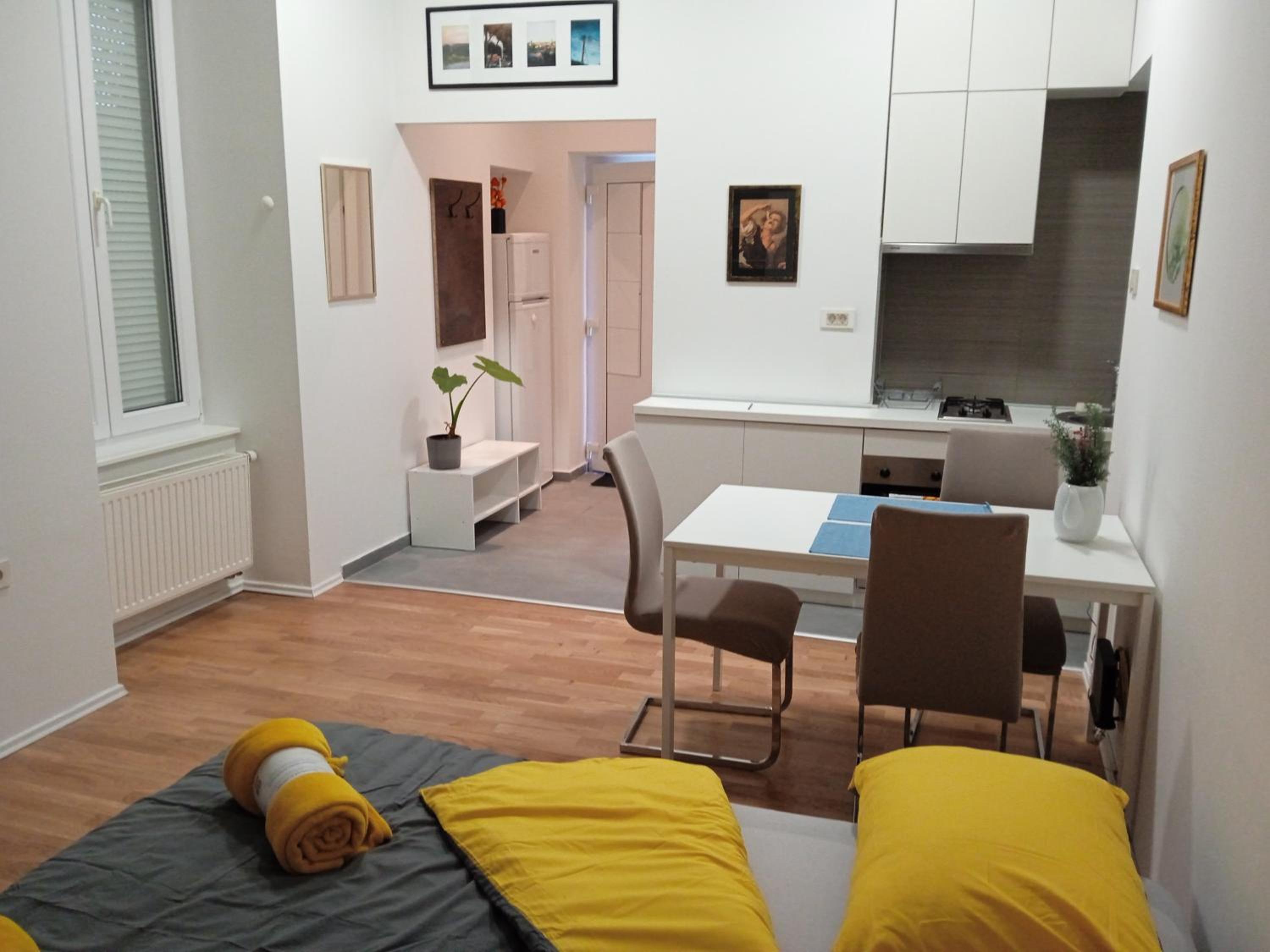One-Bedroom Apartment