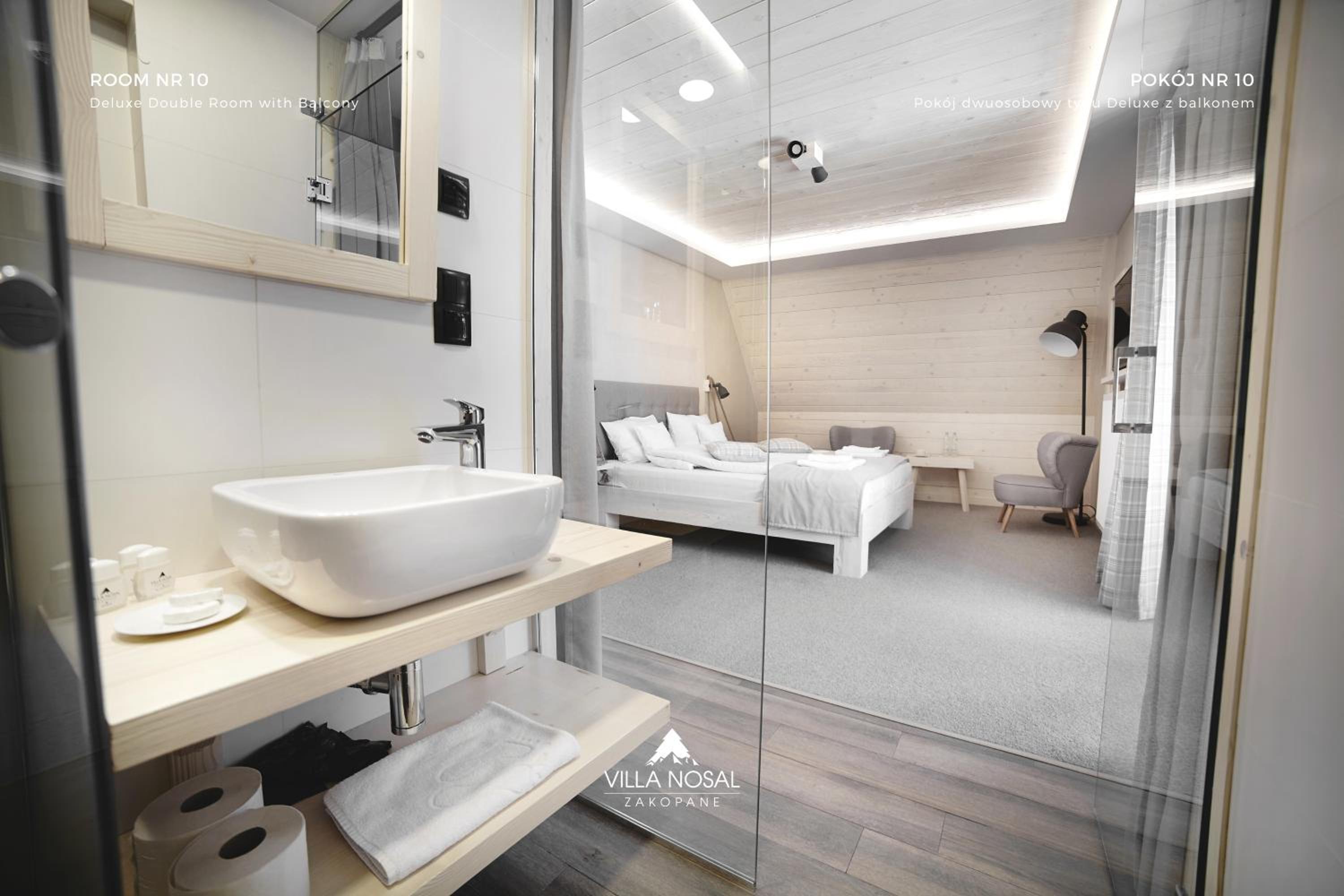 Deluxe Double Room with Balcony - Photo 5