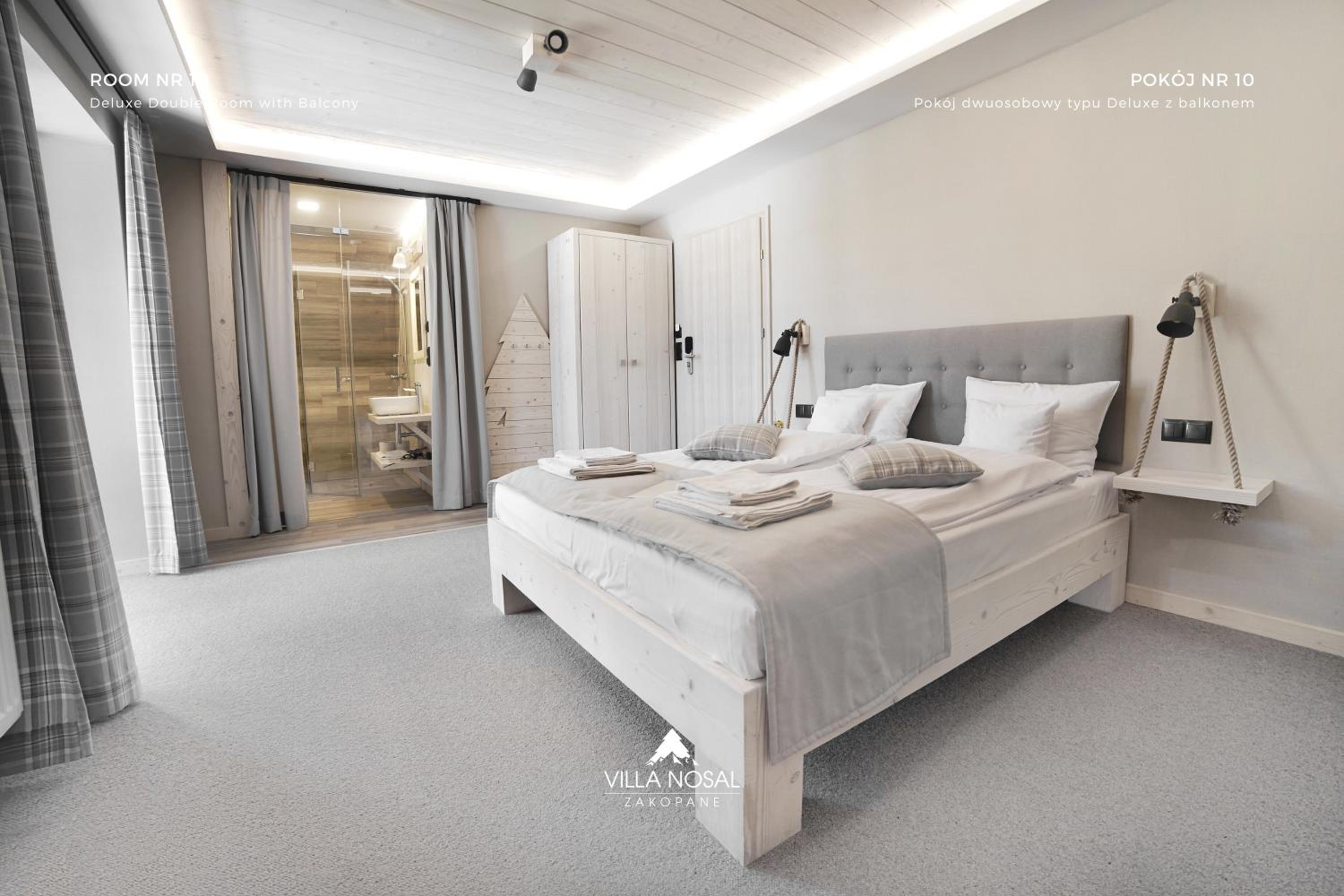 Deluxe Double Room with Balcony - Photo 4