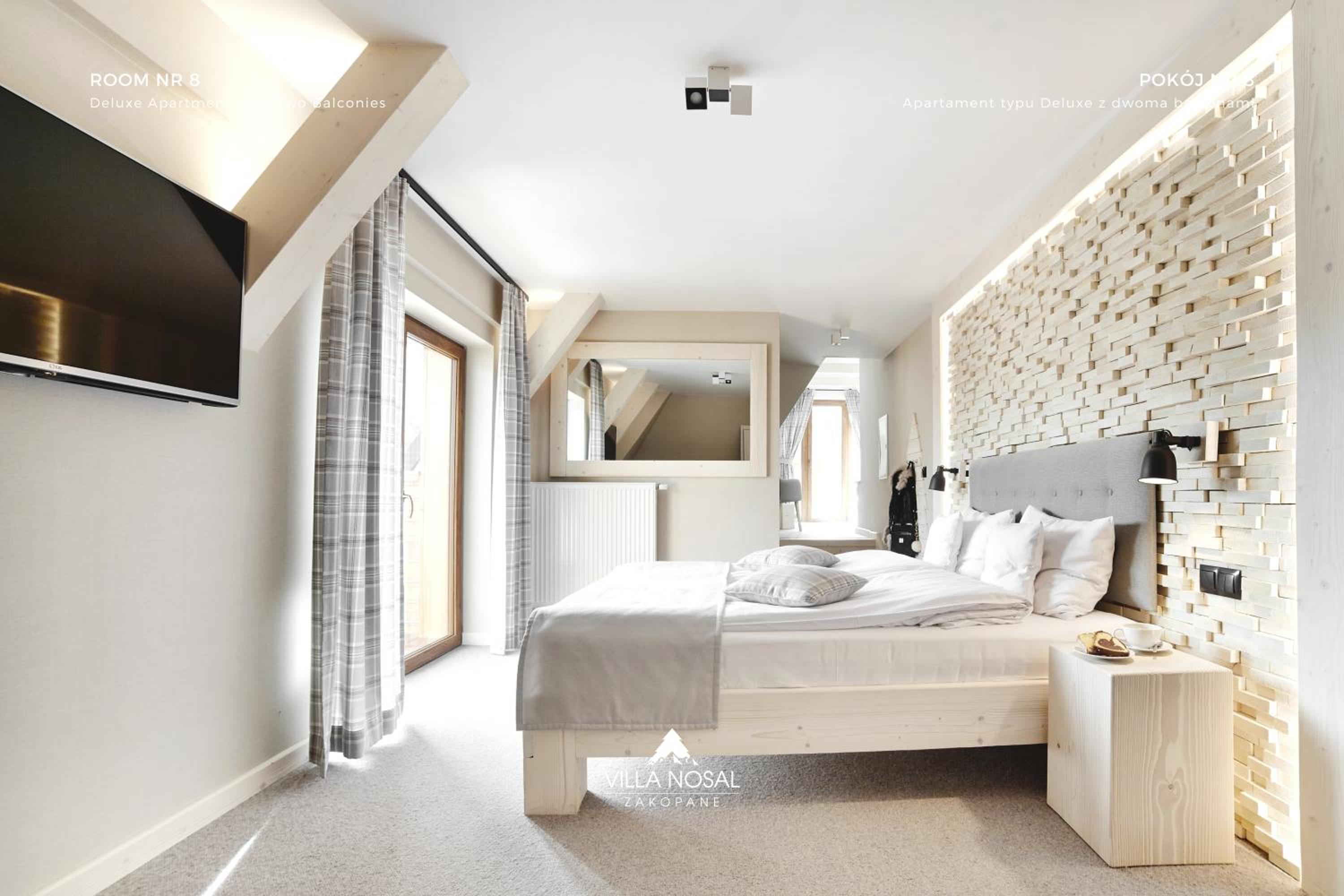 Deluxe Apartment with Two Balconies - Photo 2