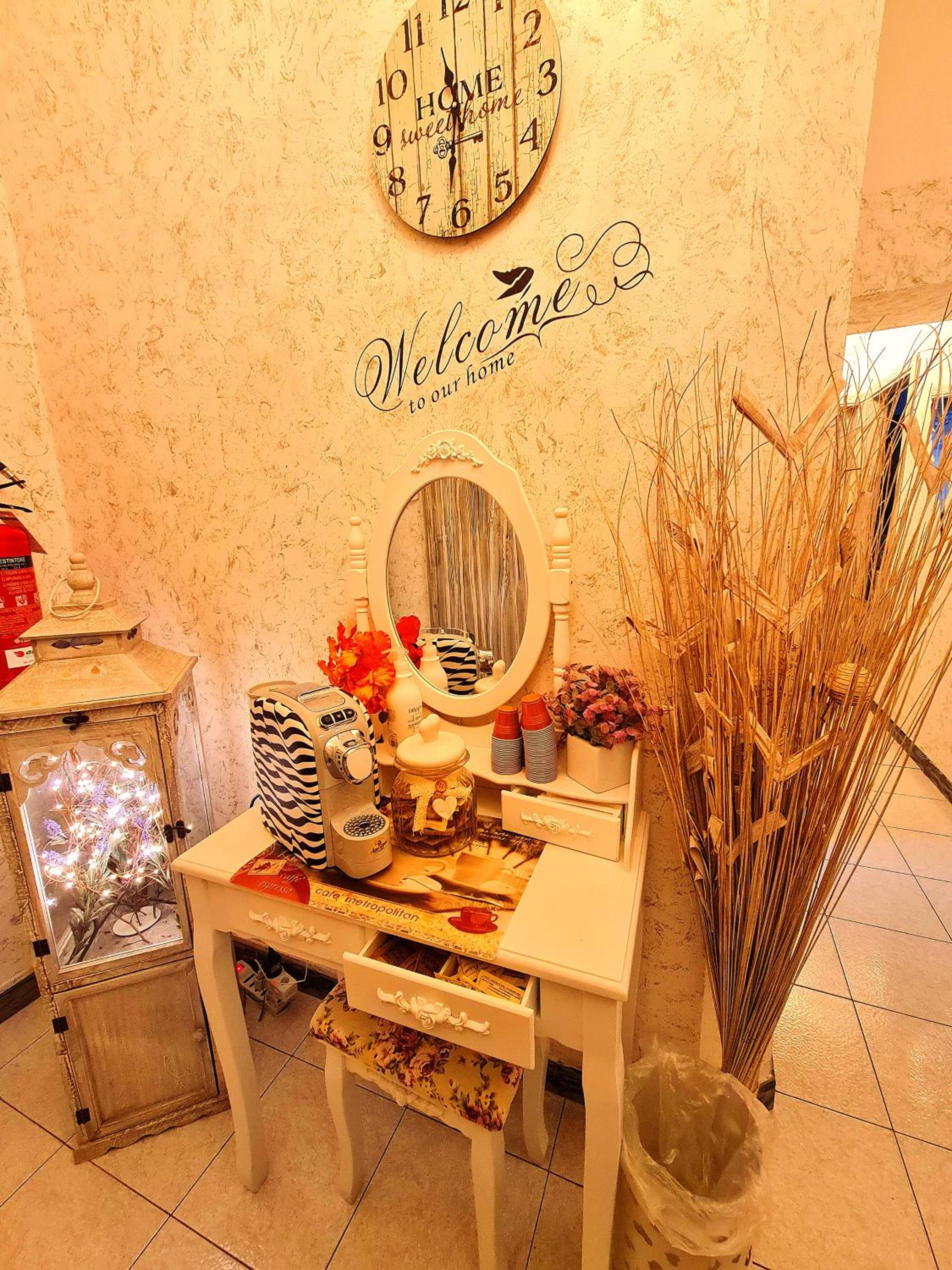 Deluxe Room - Photo 17