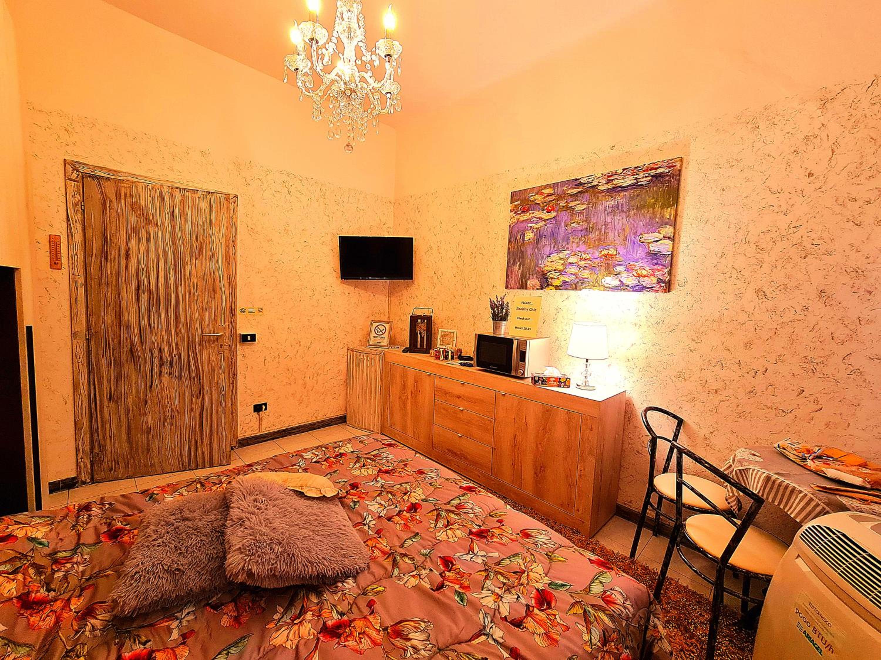Deluxe Room - Photo 1
