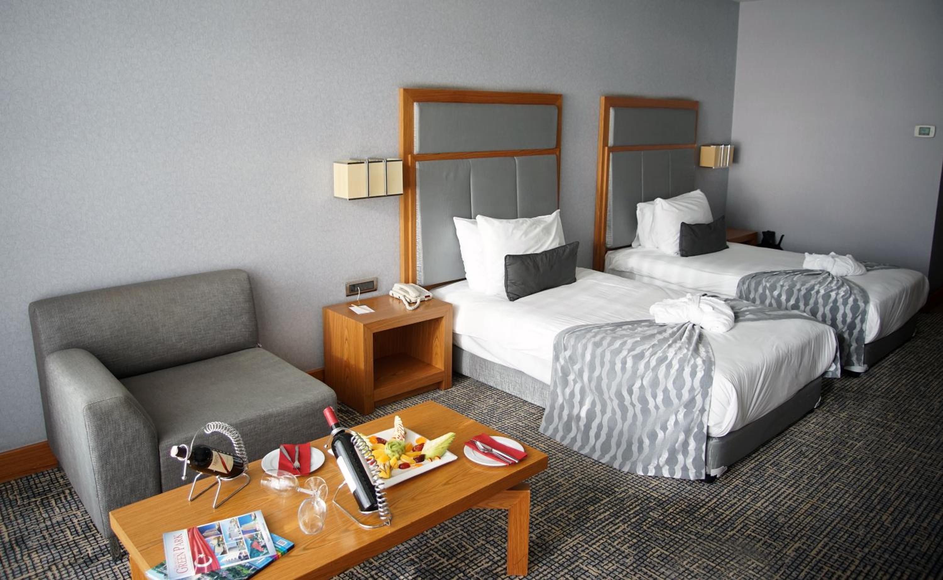 Standard Twin Room with Sea View photo 1