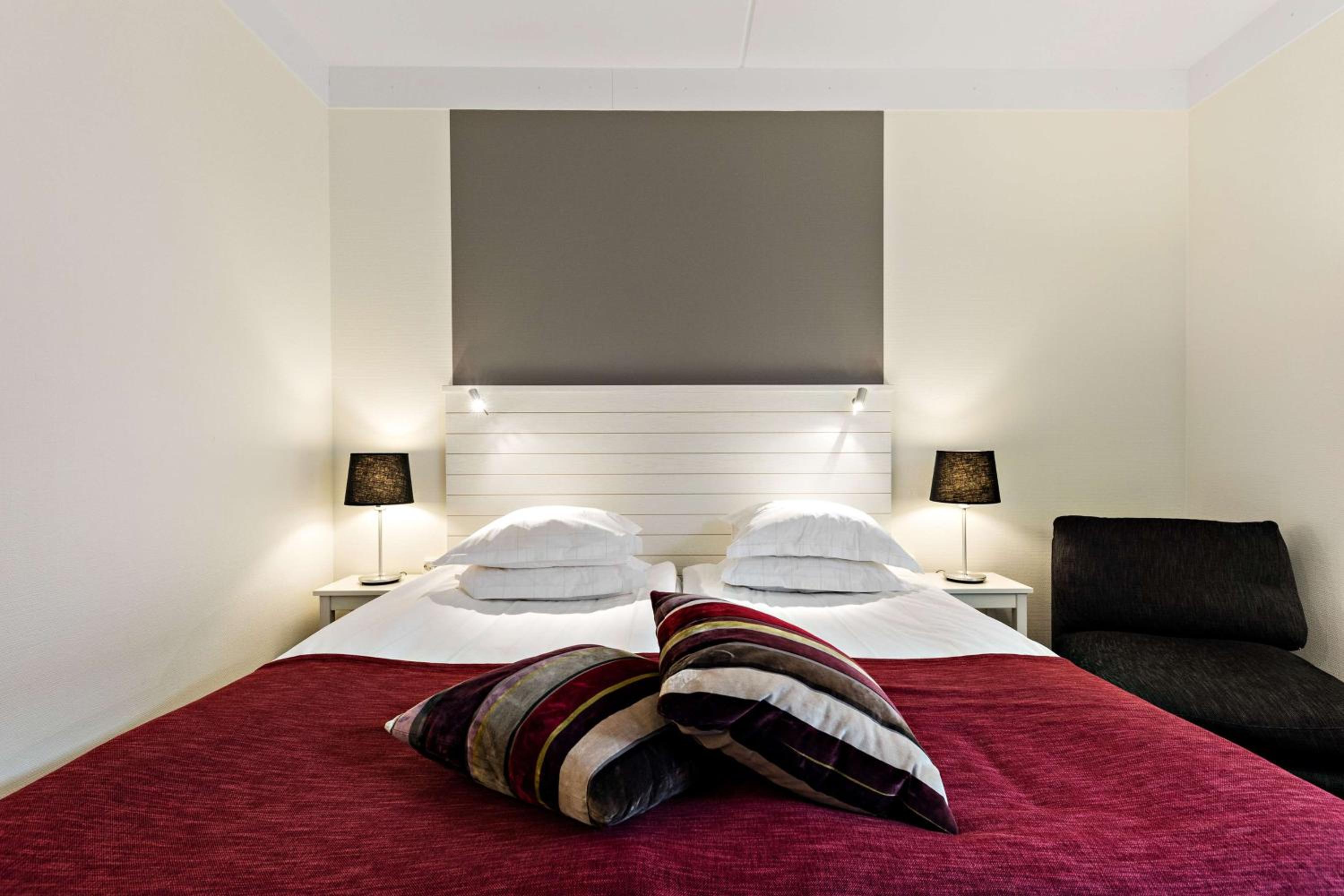 Standard King Room - Non-Smoking  photo 2