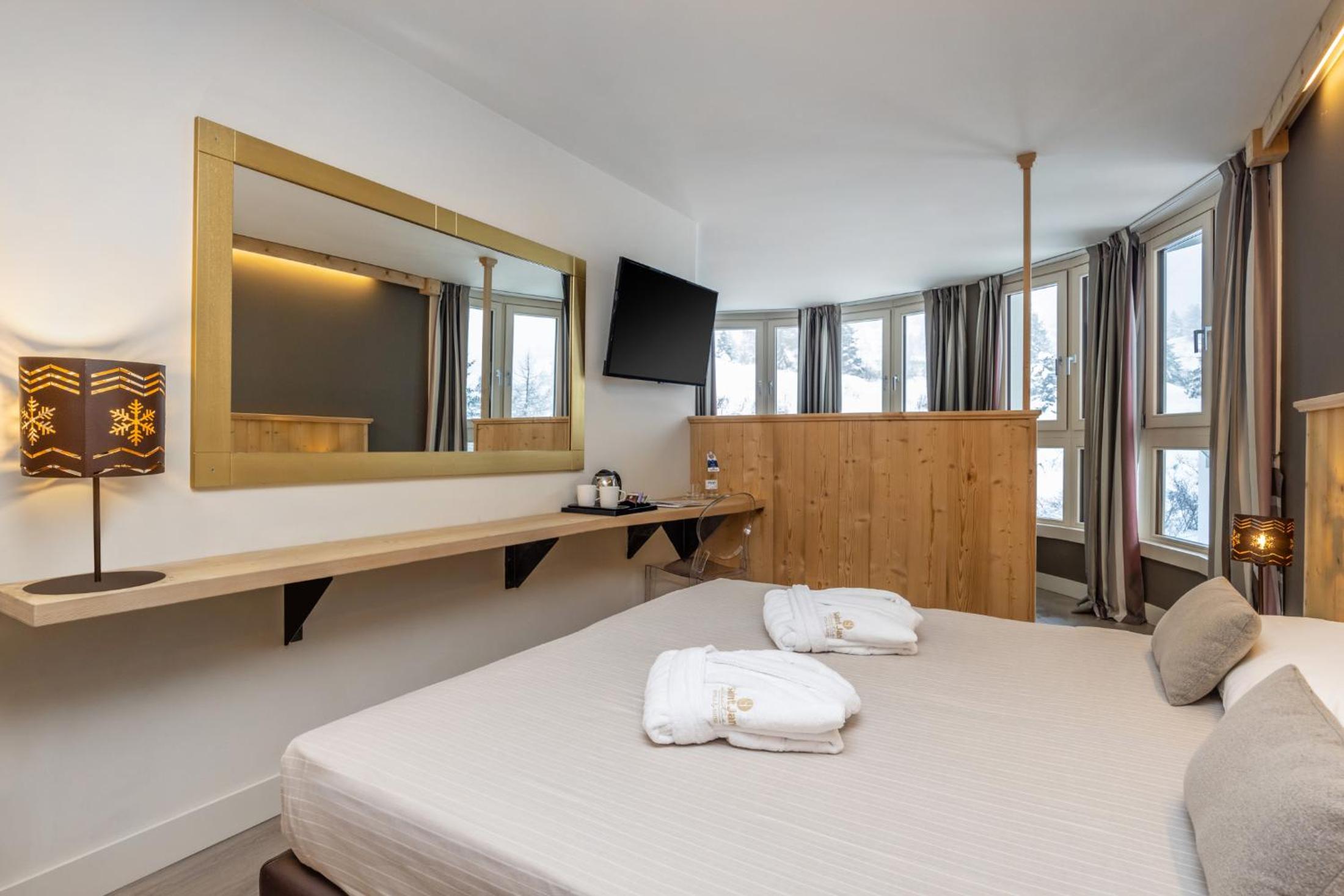 Superior Quadruple Room - Photo 1